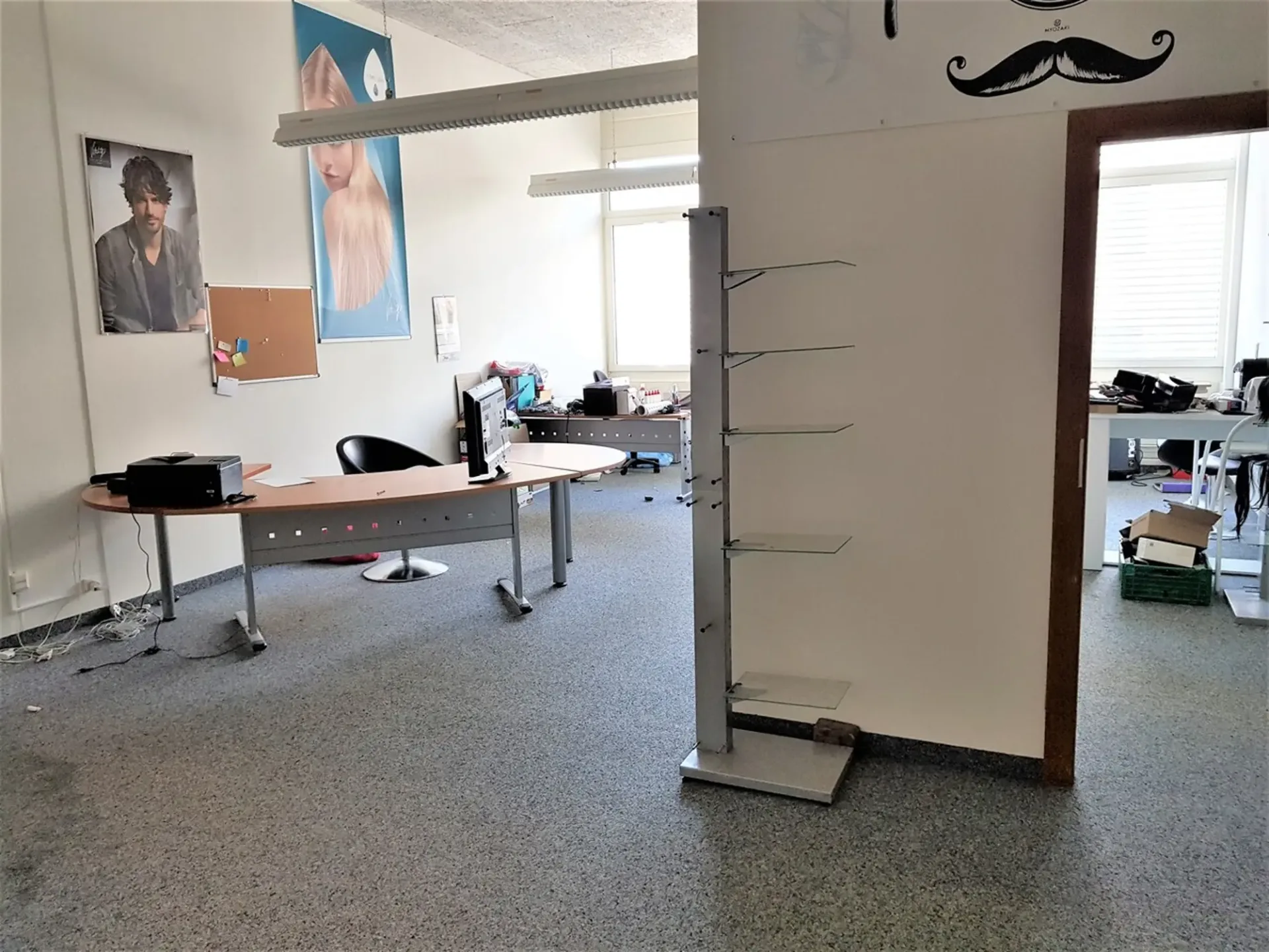 Büro von 53 m2 im 1. Stock