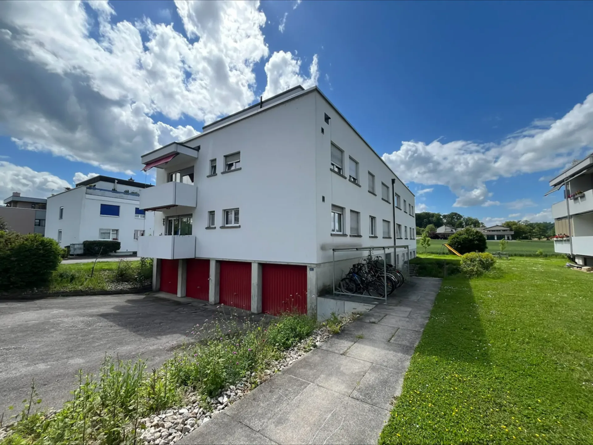 ATTRAKTIVE 5-ZIMMERWOHNUNG AN RUHIGER LAGE IN REINACH