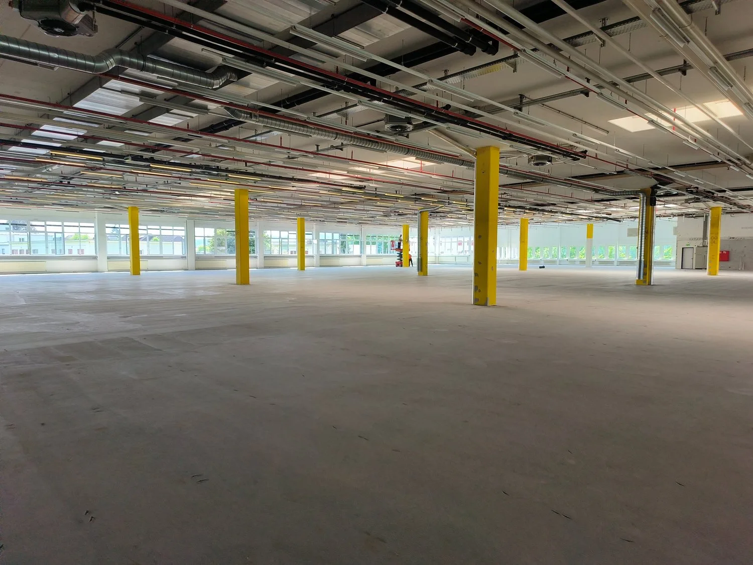 Spazi commerciali, uffici e laboratori flessibili a Unterentfelden – dal 01.10.2025