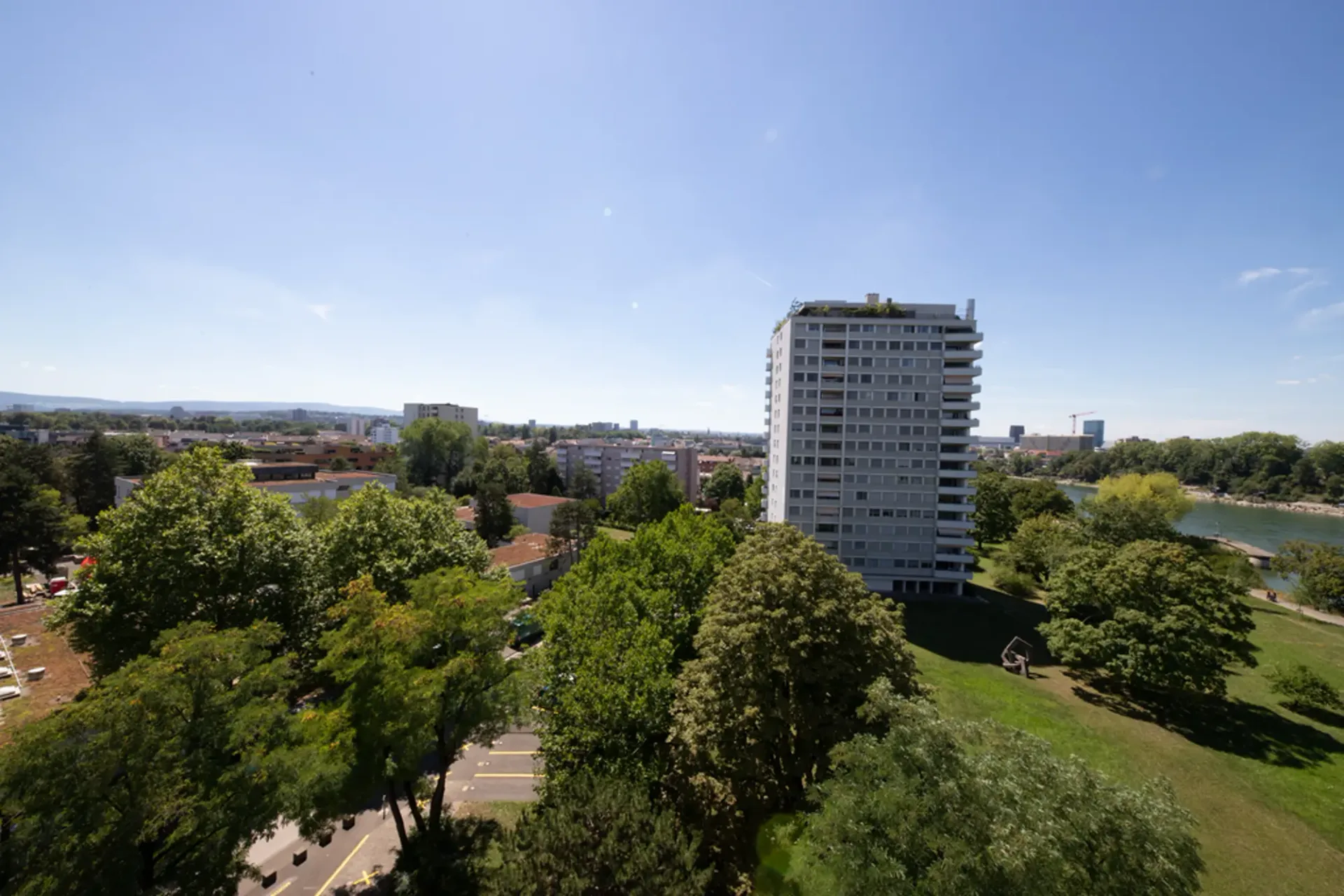 1-Zimmerwohnung direkt am Rhein!