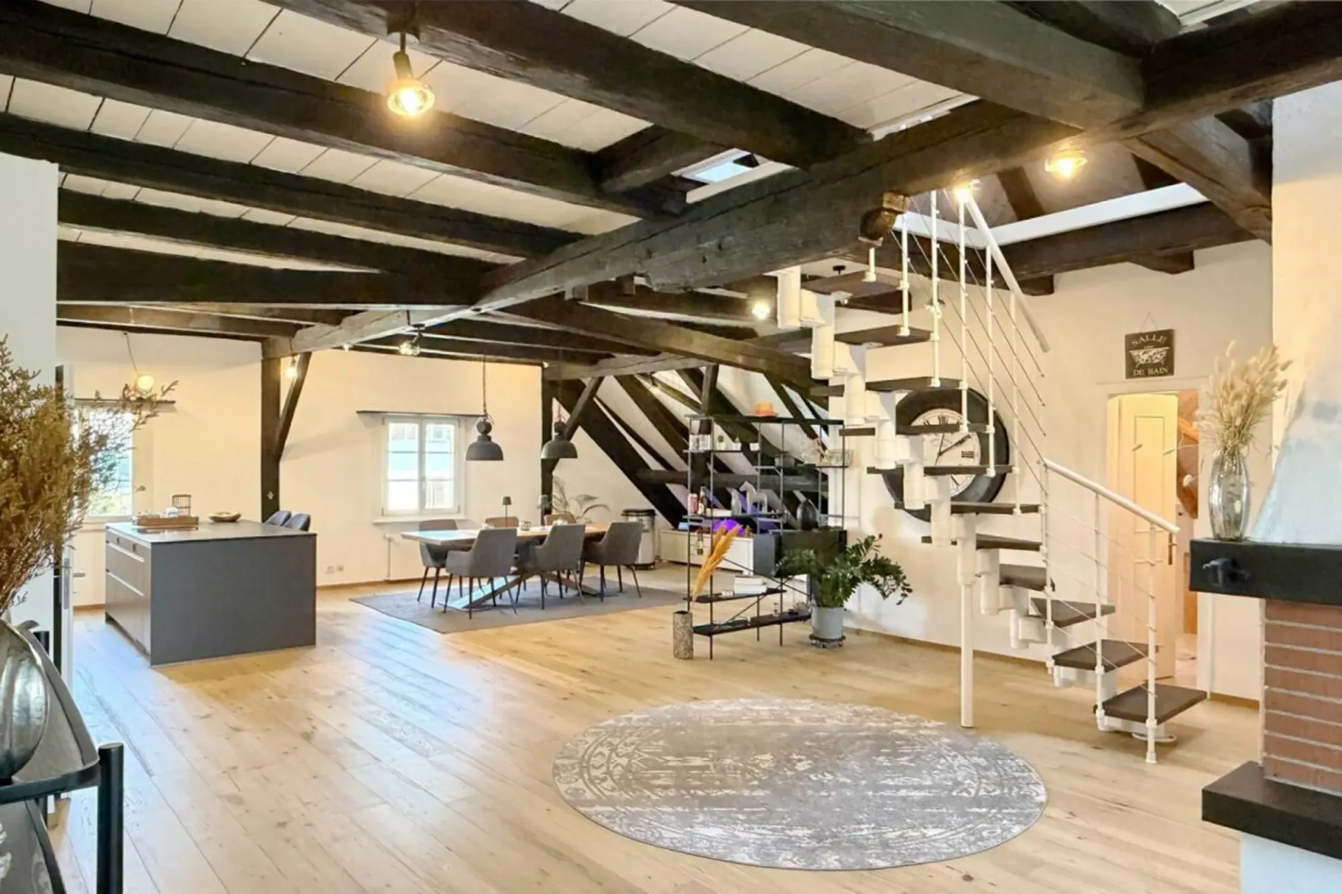 Loftartige 3.5-Zimmer-Maisonette-Wohnung 155 m2 im historischen Haus «Zum Sternen»