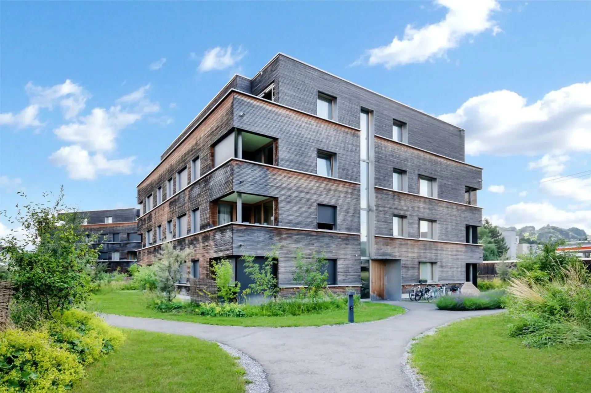 Hochwertige 4.5-Zimmerwohnung mit Terrasse in sonniger Lage