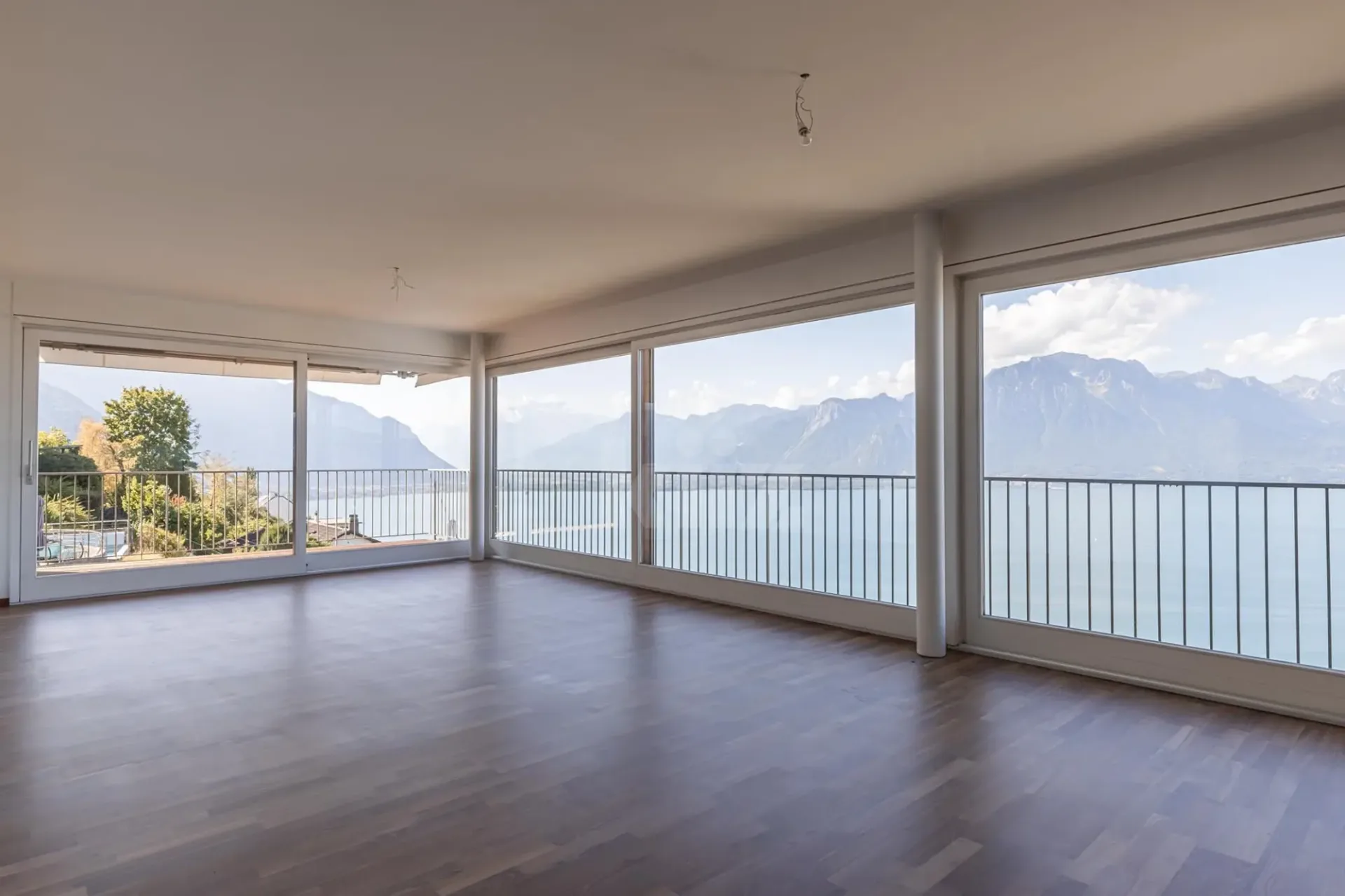 Prachtvolle Wohnung mit Panoramablick auf den See