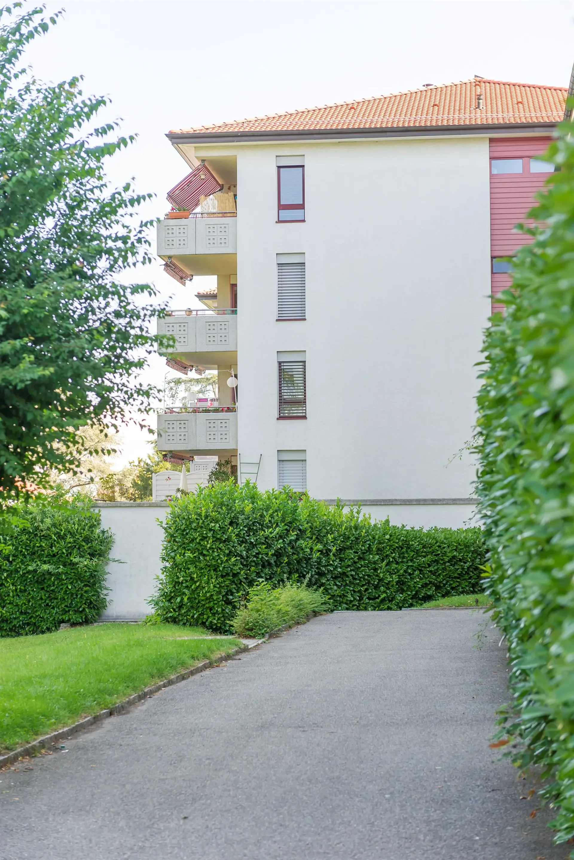 Groß-Saconnex - Innenparkplatz für Auto