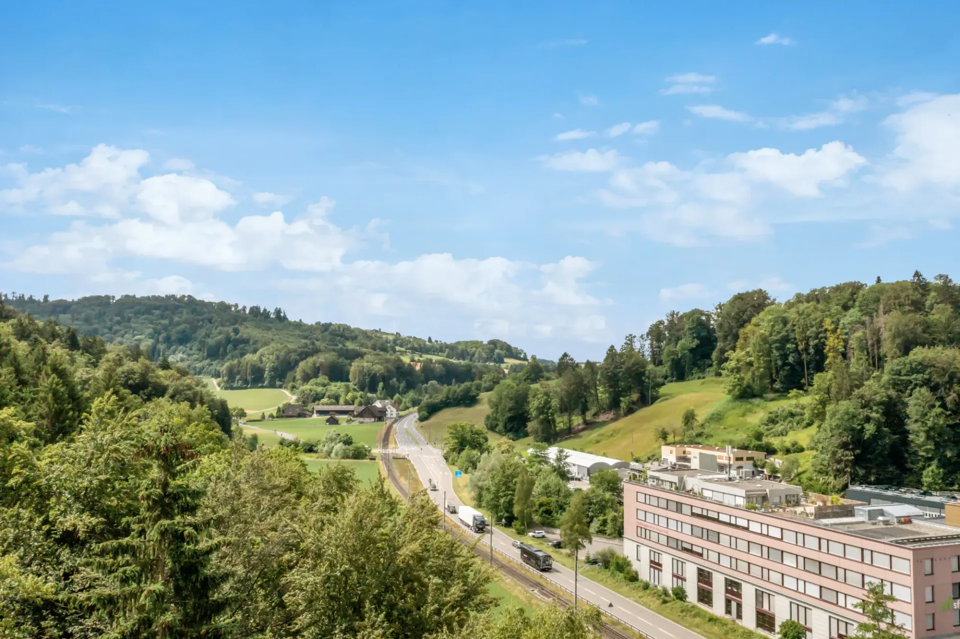 Produktions- und Lagerfläche mit Büro - Verkehrsanbindung in alle Richtungen