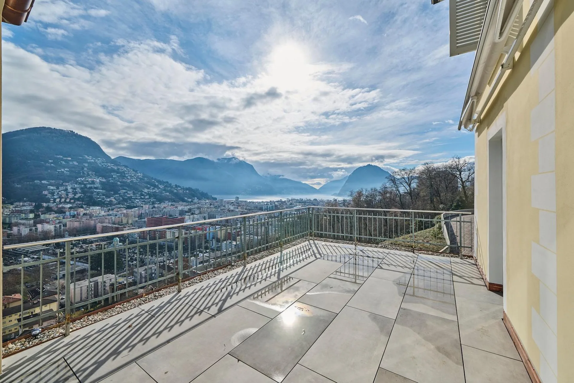 Penthouse dans villa historique rénovée avec piscine extérieure et intérieure