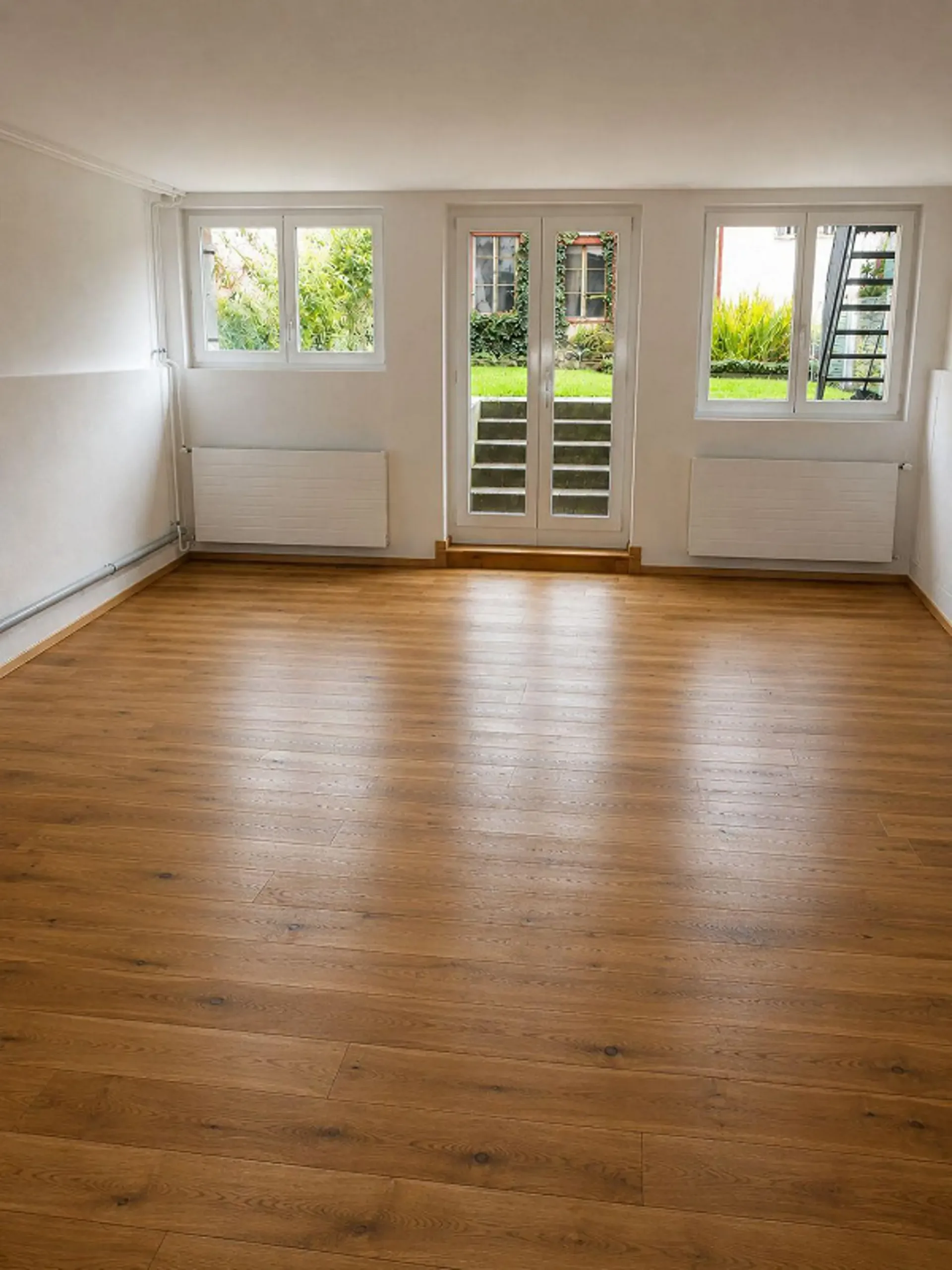 Gewerbefläche mit Garten & Dachterrasse direkt unter der Laube