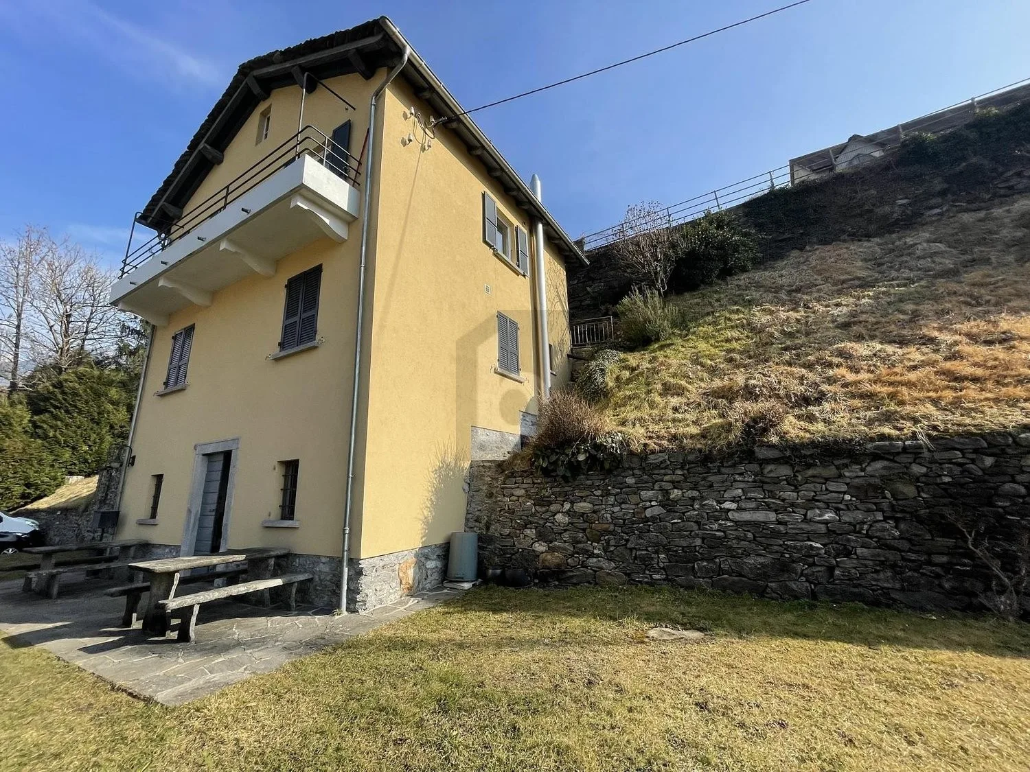 Ruhige Wohnung mit Garten