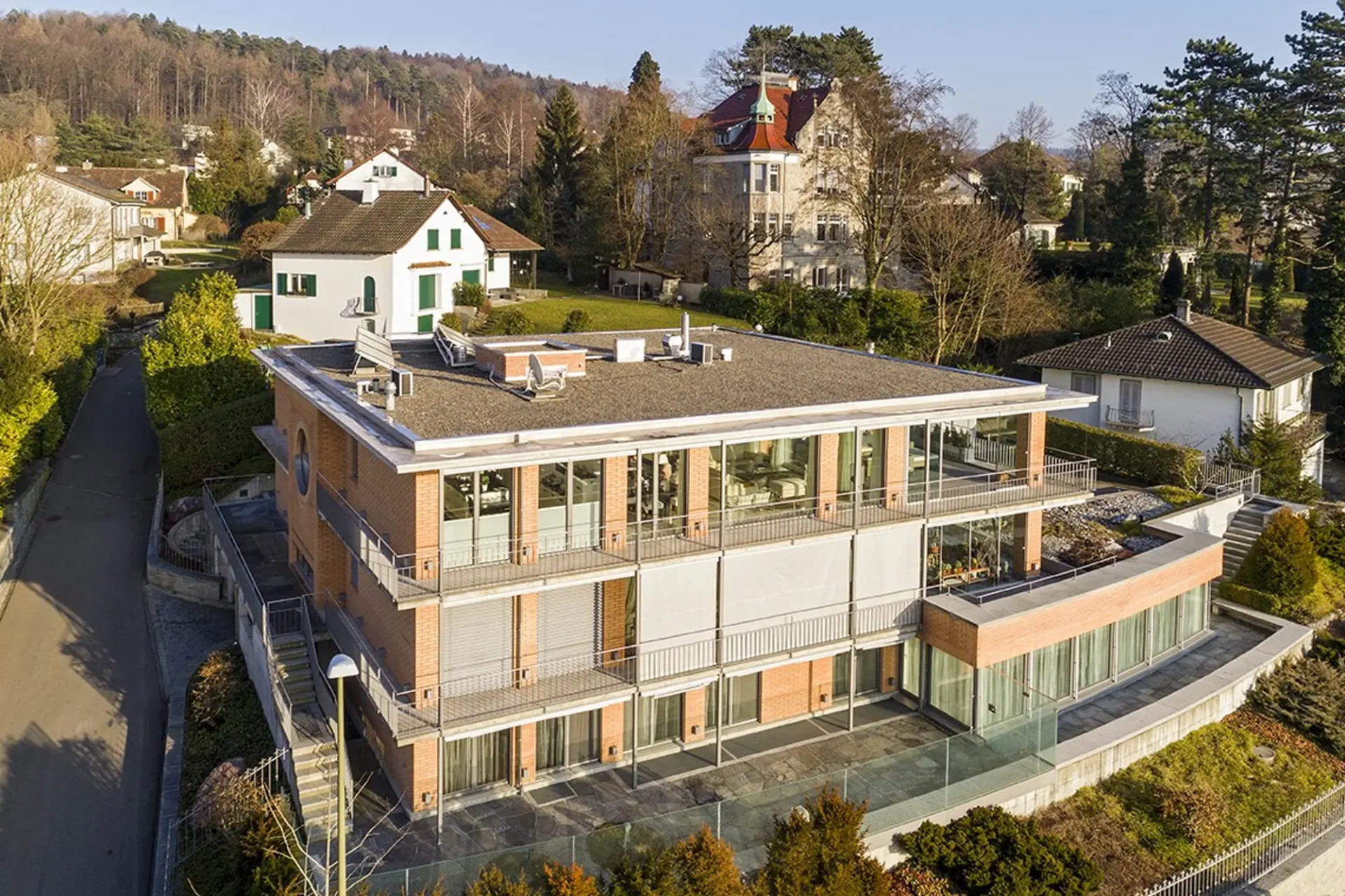 Luxuriöse Wohnung mit grossem Sitzplatz