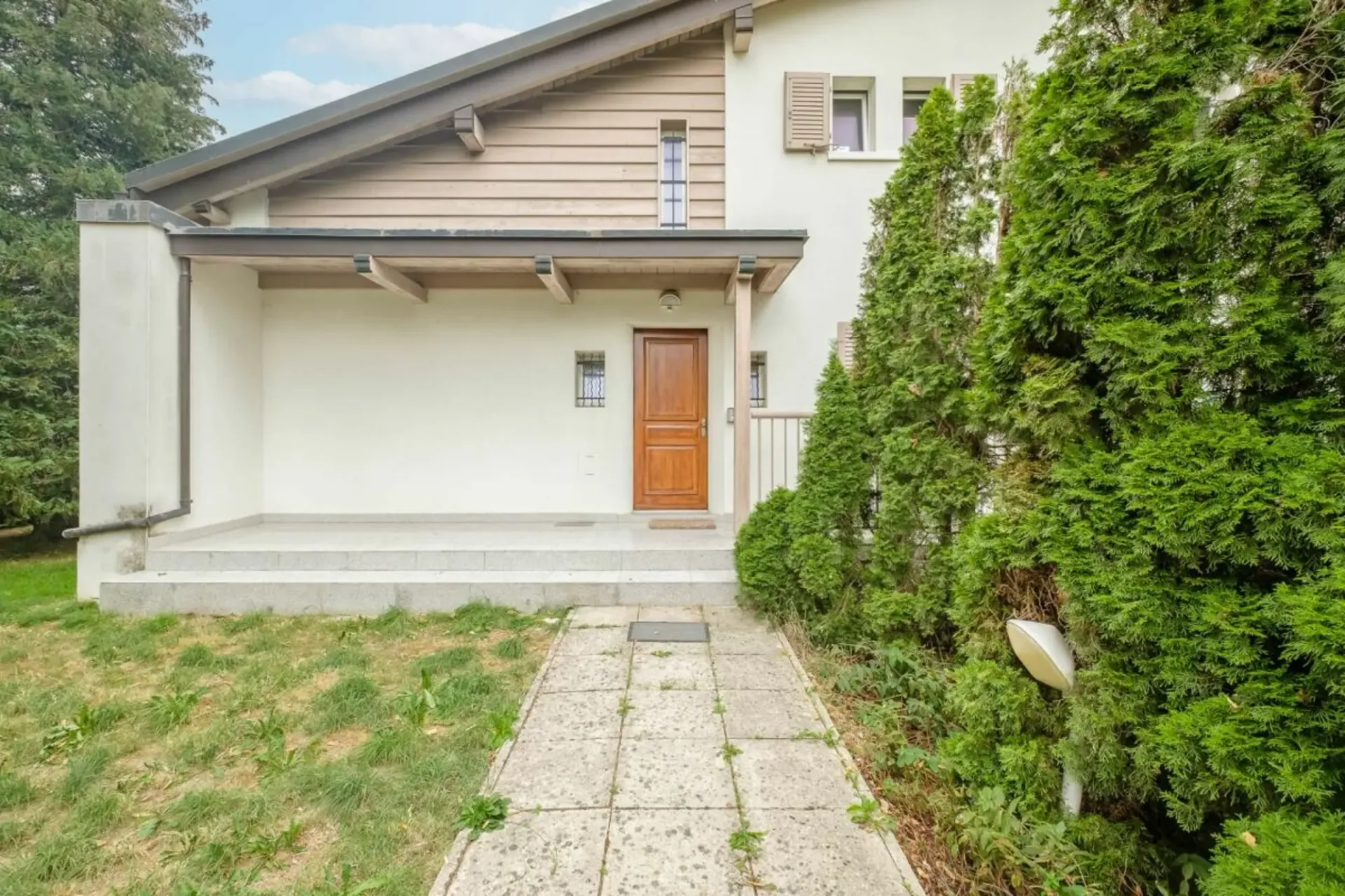 Belle maison individuelle de 6.5 pièces à Cointrin