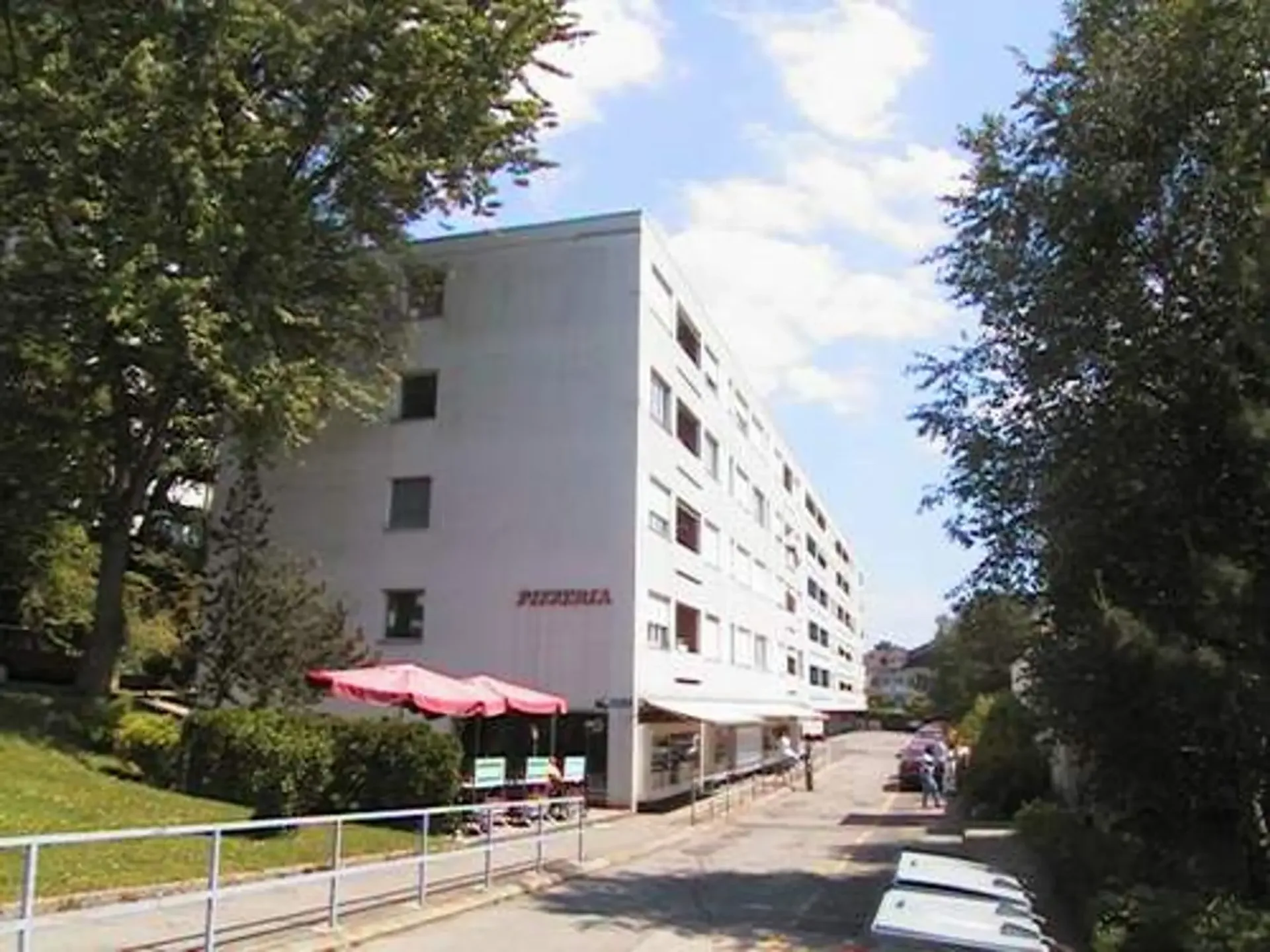 Außenparkplatz in der Nähe des Chailly-Viertels zu vermieten