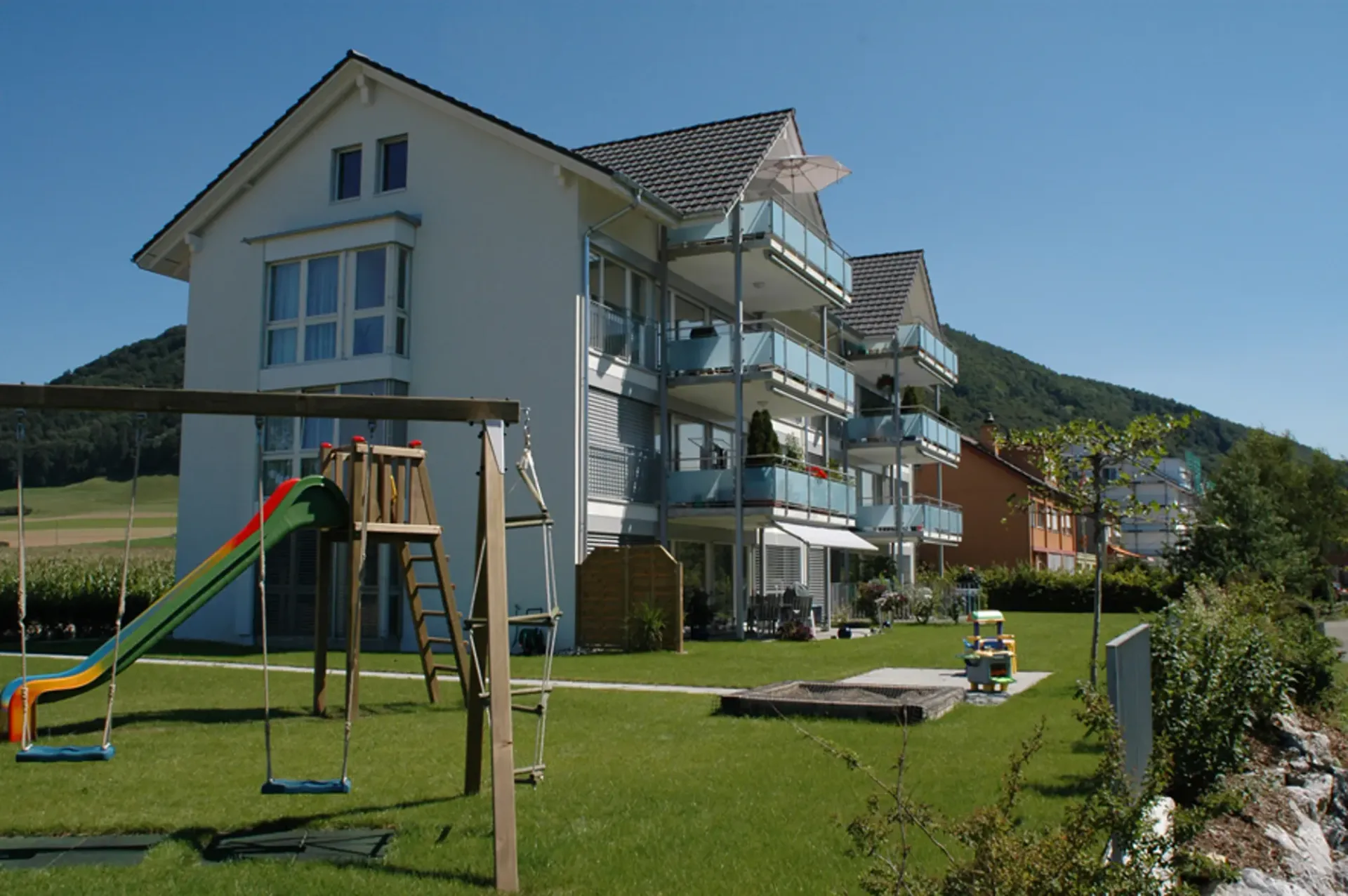 Helle und geräumige 4.5-Zimmer-Wohnung mit Balkon und Abendsonne