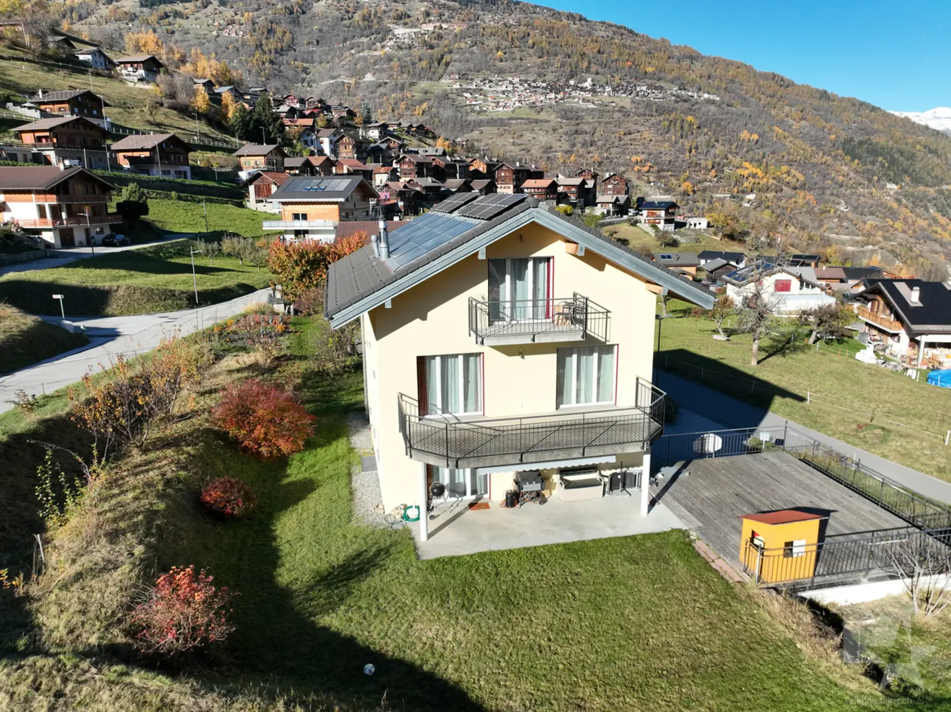 Geräumiges und sehr helles Familienhaus