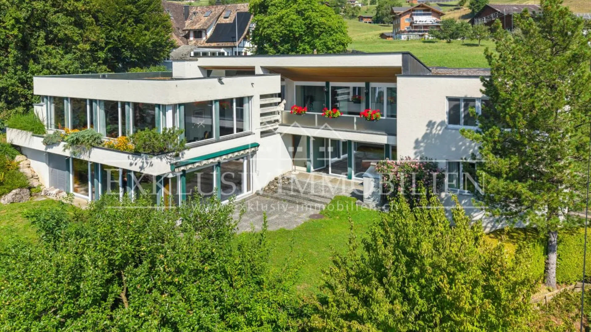 Bauhaus avec caractère - vues sans compromis - potentiel pour les visionnaires