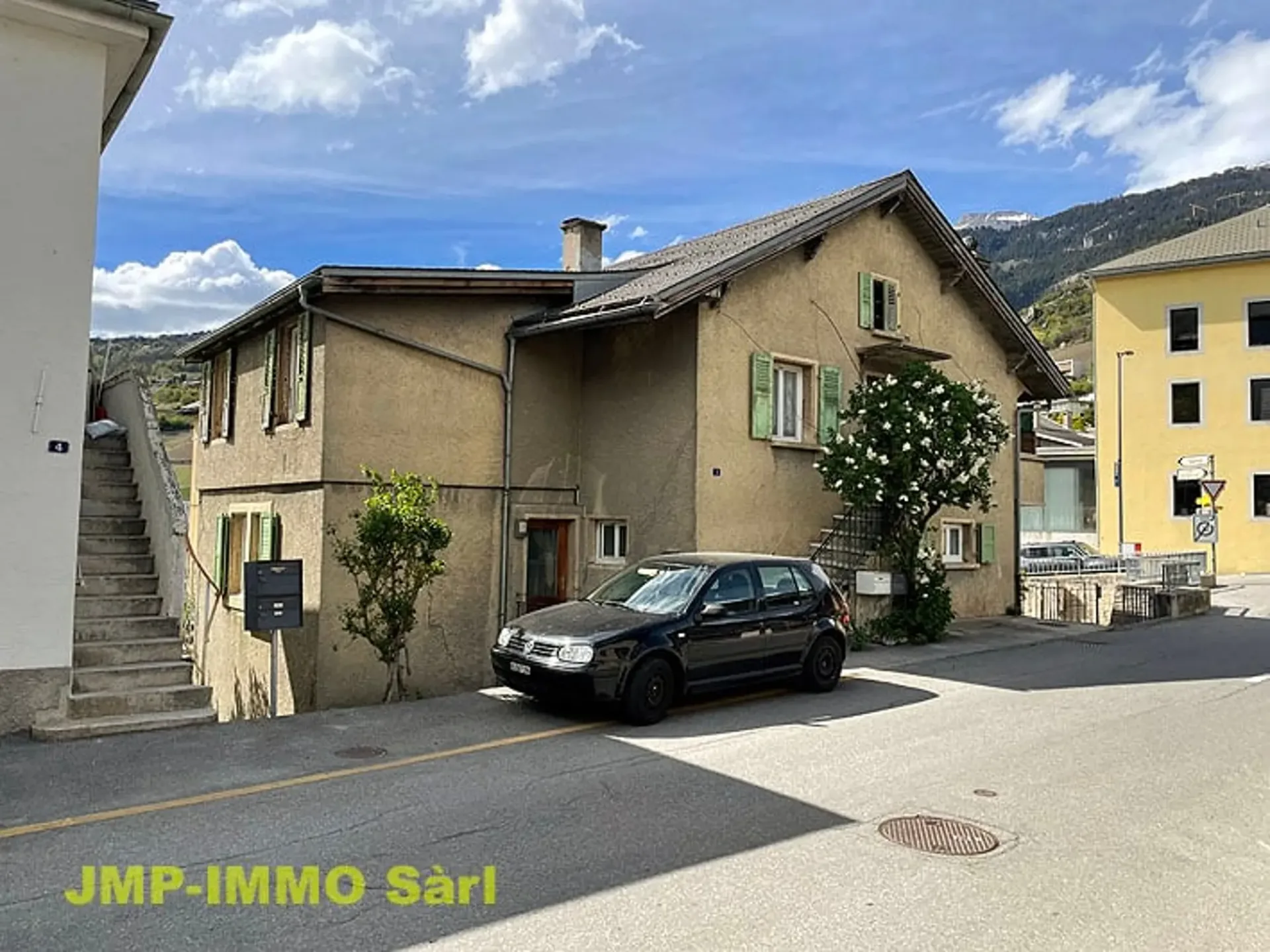 Charmantes 4-Zimmer-Wohnung renoviert im Herzen des Dorfes Miège