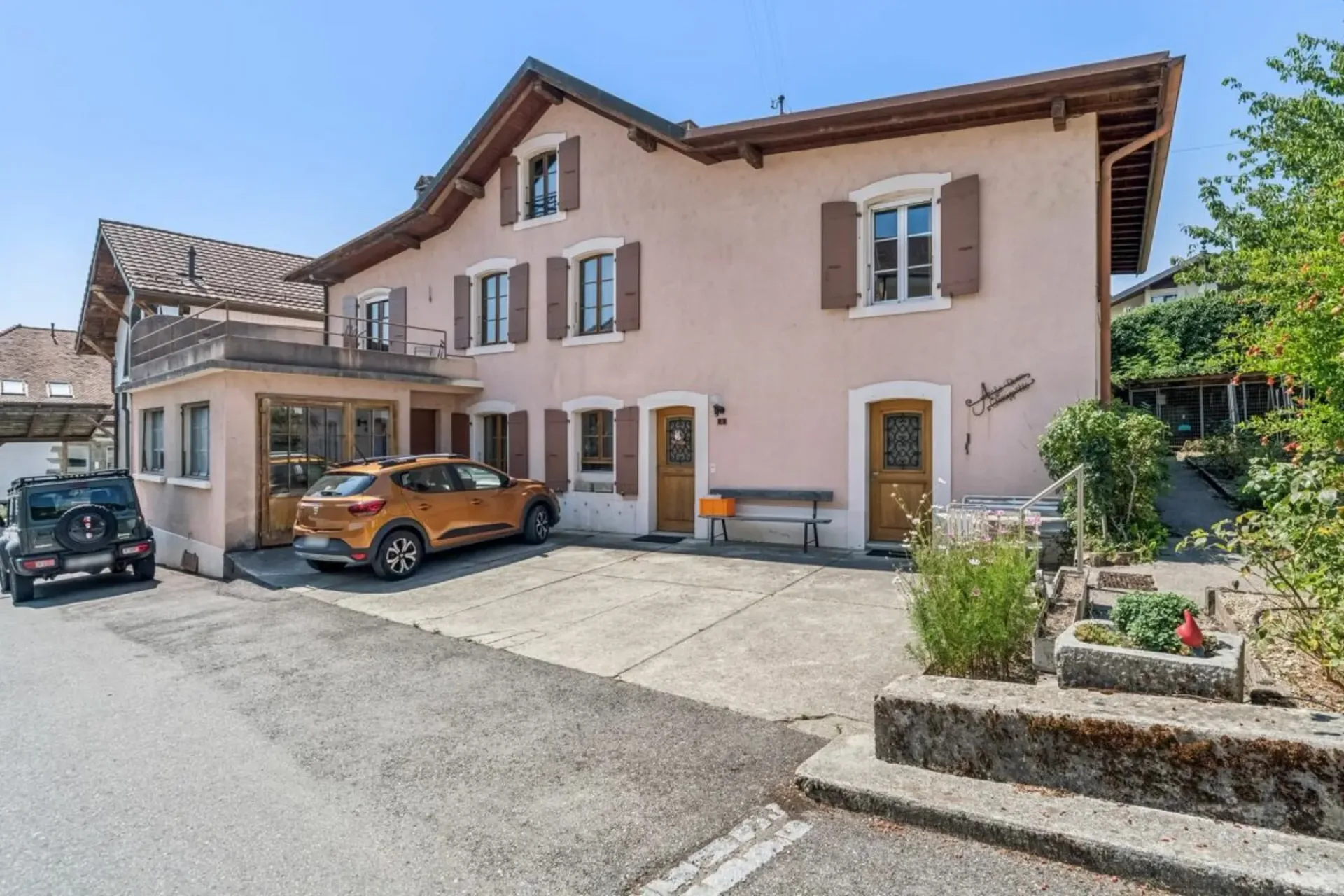 Casa di villaggio con grande potenziale