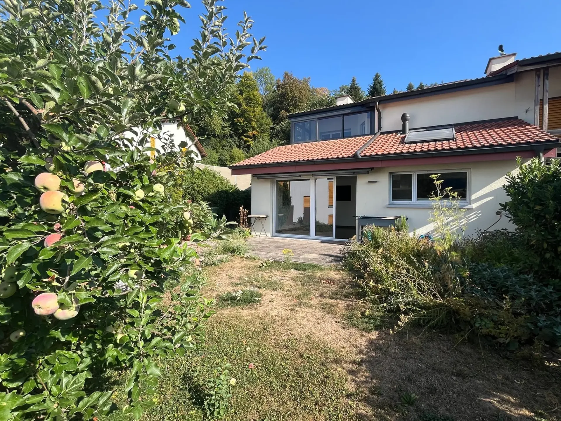 Charmantes 5.5-Zimmer-Reihenhaus in Safenwil – sofort verfügbar