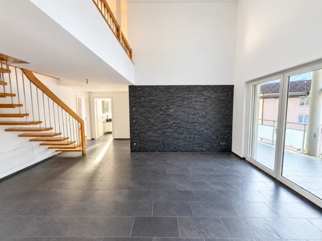 Wohnen auf zwei Ebenen - gepflegte 6.5-Zimmer-Maisonette-Dachwohnung mit Galerie