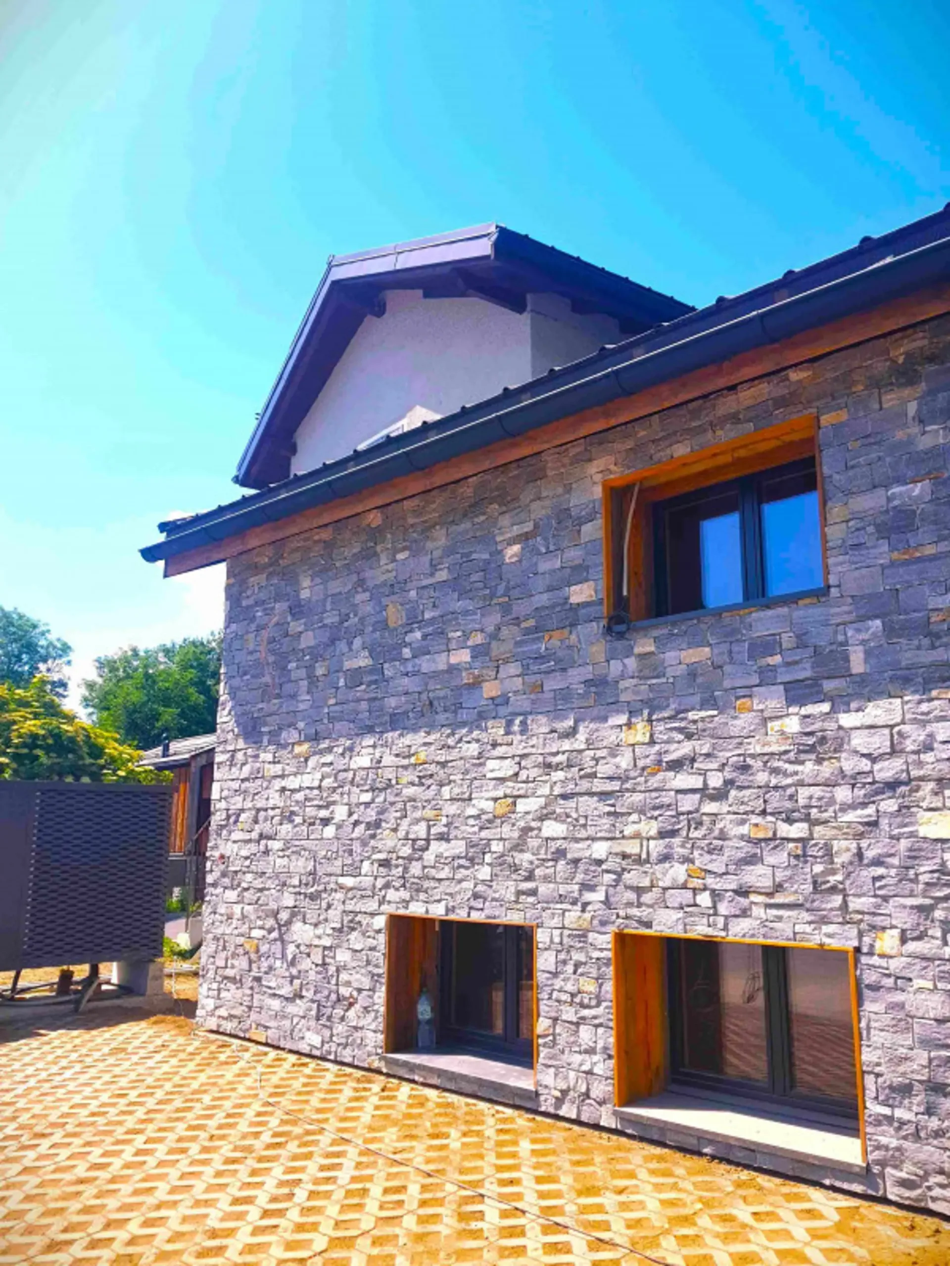 Ökologisches Charmehaus NEU mit Garten, Parkplätzen und schöner Aussicht