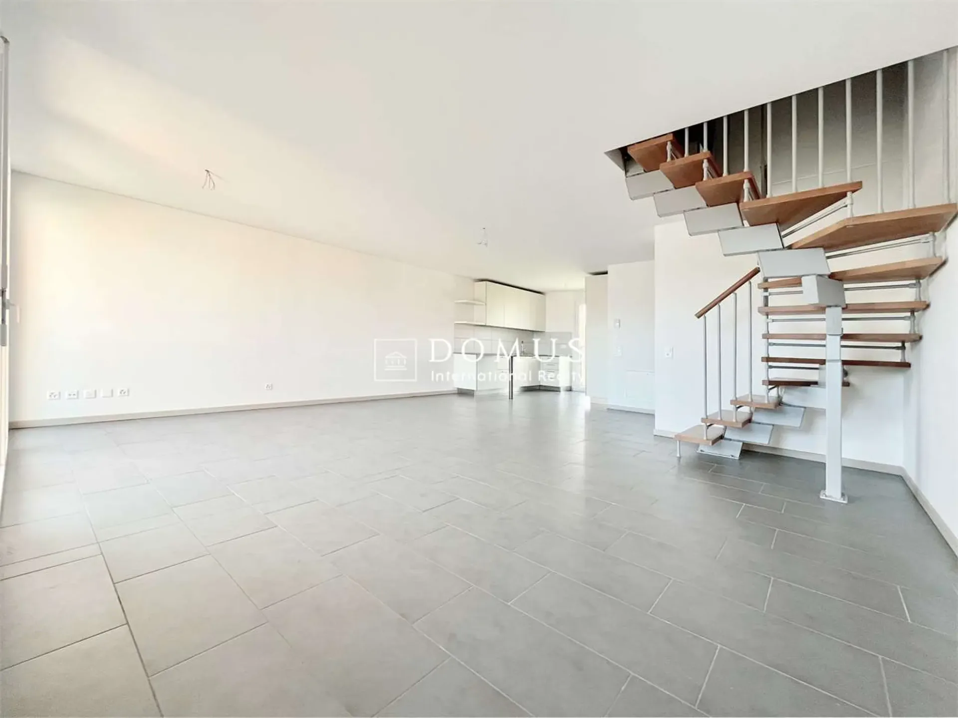 Affittasi moderno duplex in prima locazione