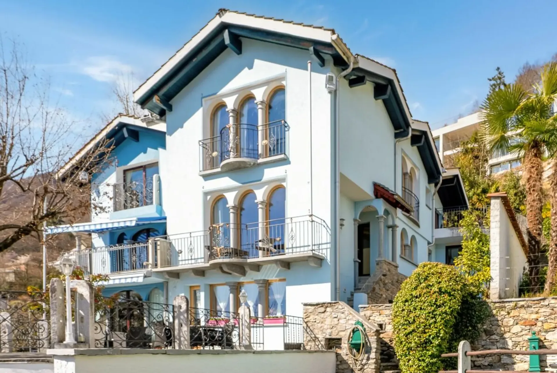 Brione sopra Minusio - Grosse Villa mit Pool