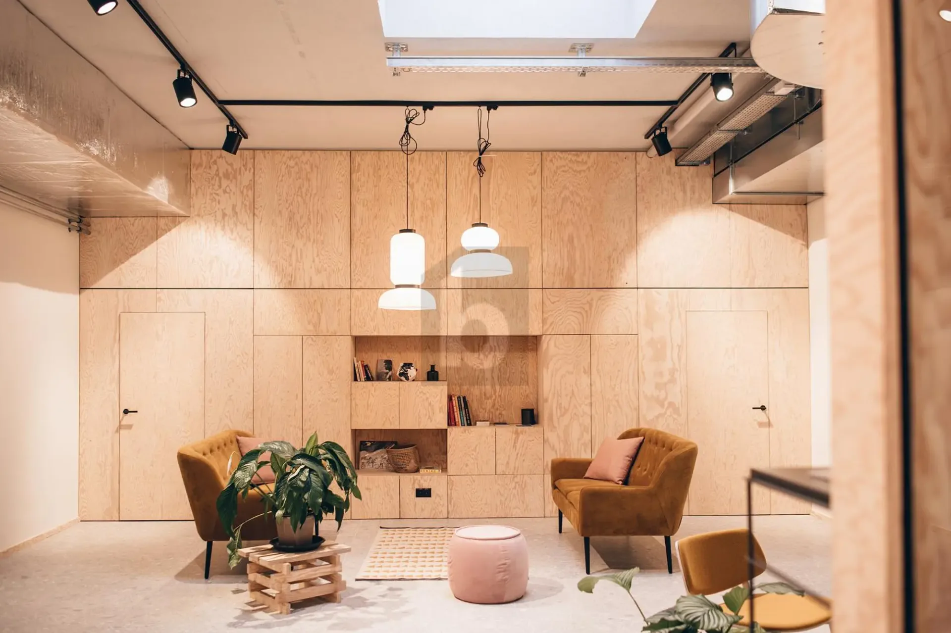 BUREAU PRIVATIF MEUBLÉ DANS ESPACE COWORKING
