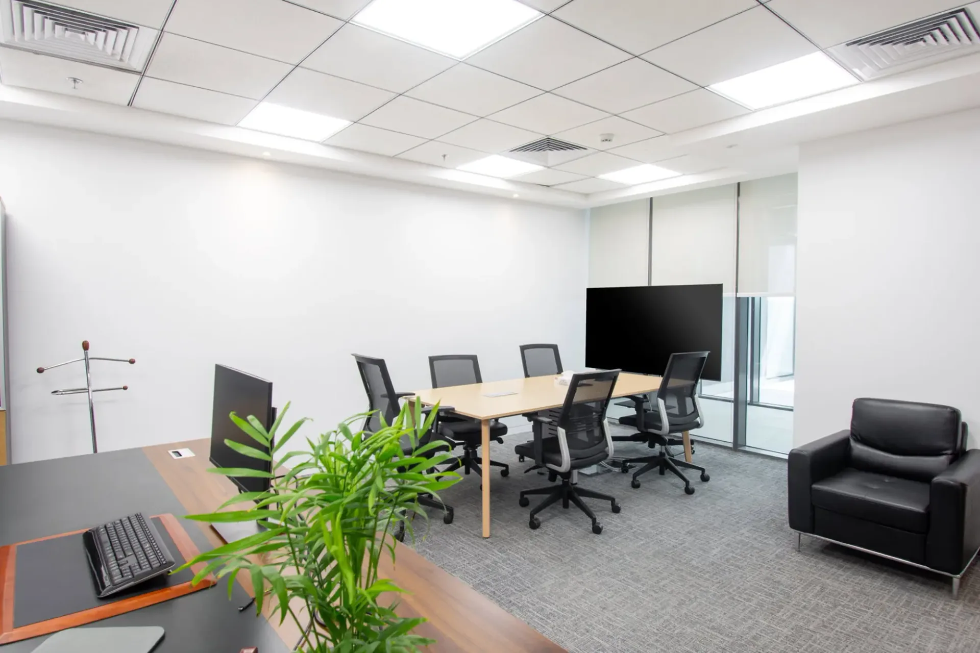 Büro für 50 Personen bei Regus Pont Rouge