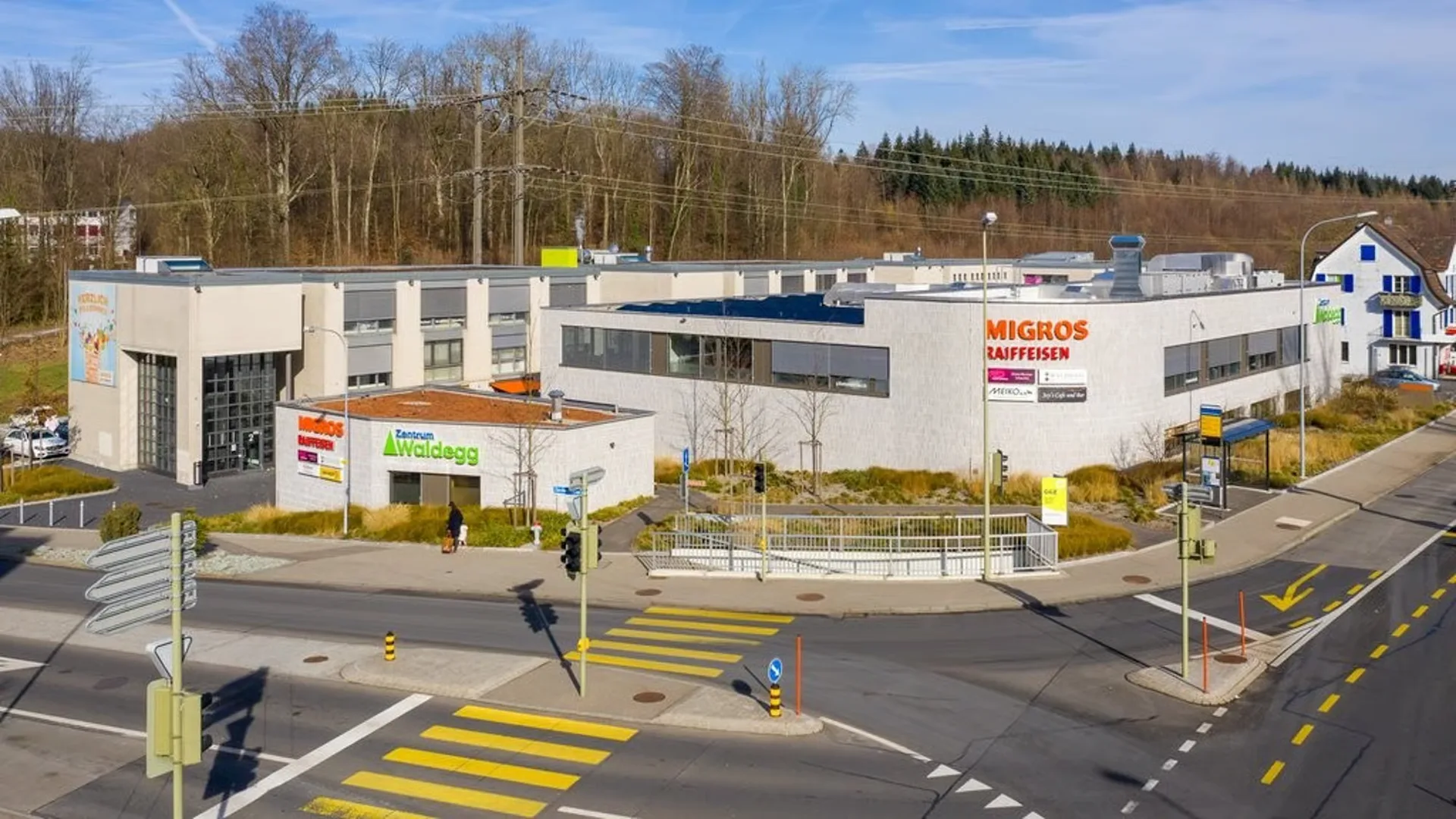 Büro an top Lage im Zentrum Waldegg zu vermieten!