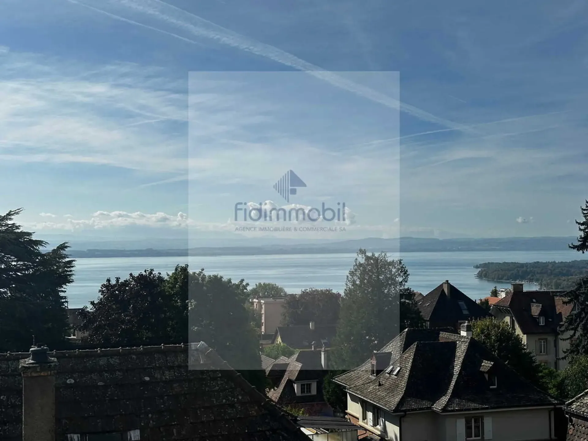 Wohnung mit 3 Zimmern, Balkon und Seeblick