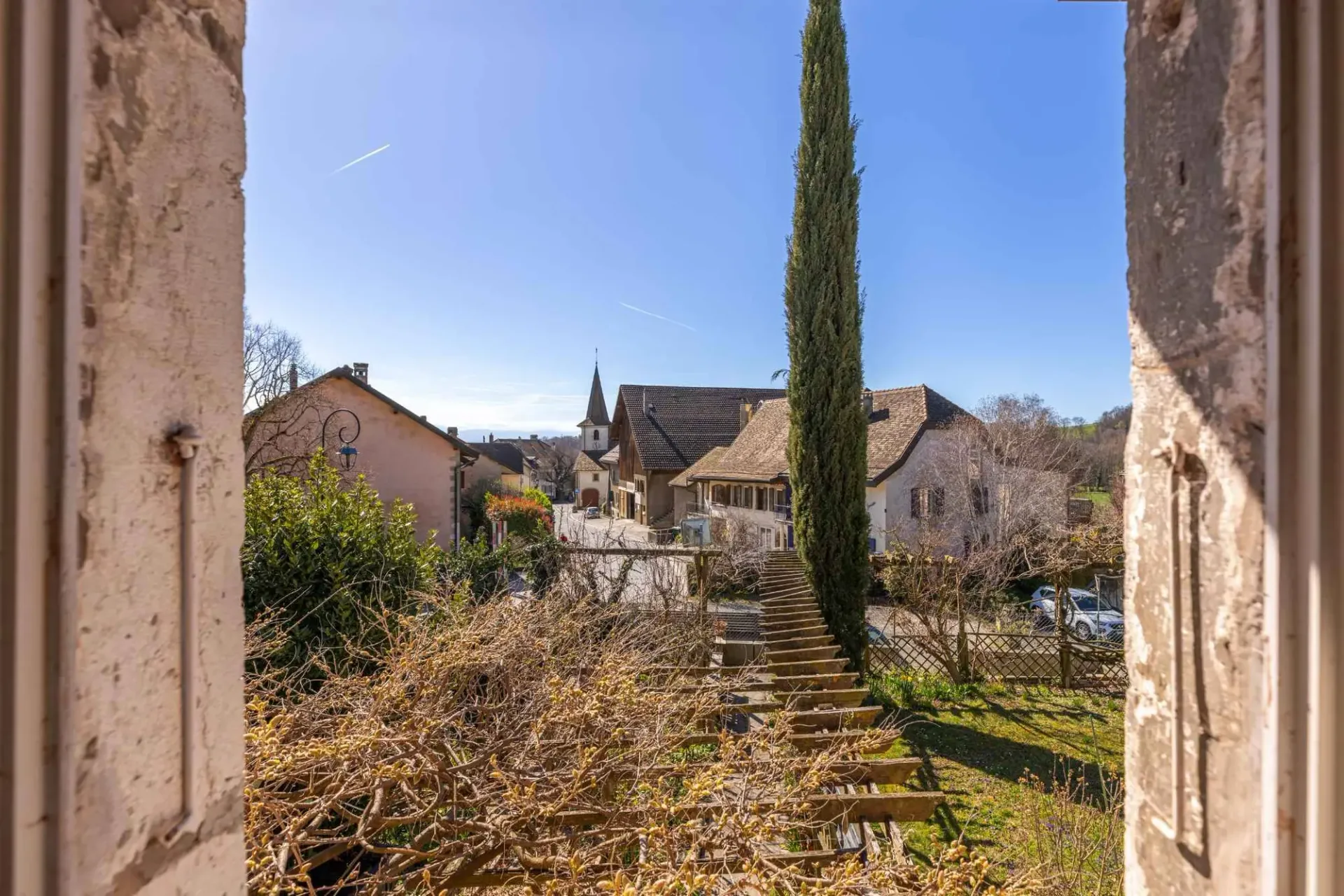 Haus zur Renovierung mit Blick auf das Herz des Dorfes