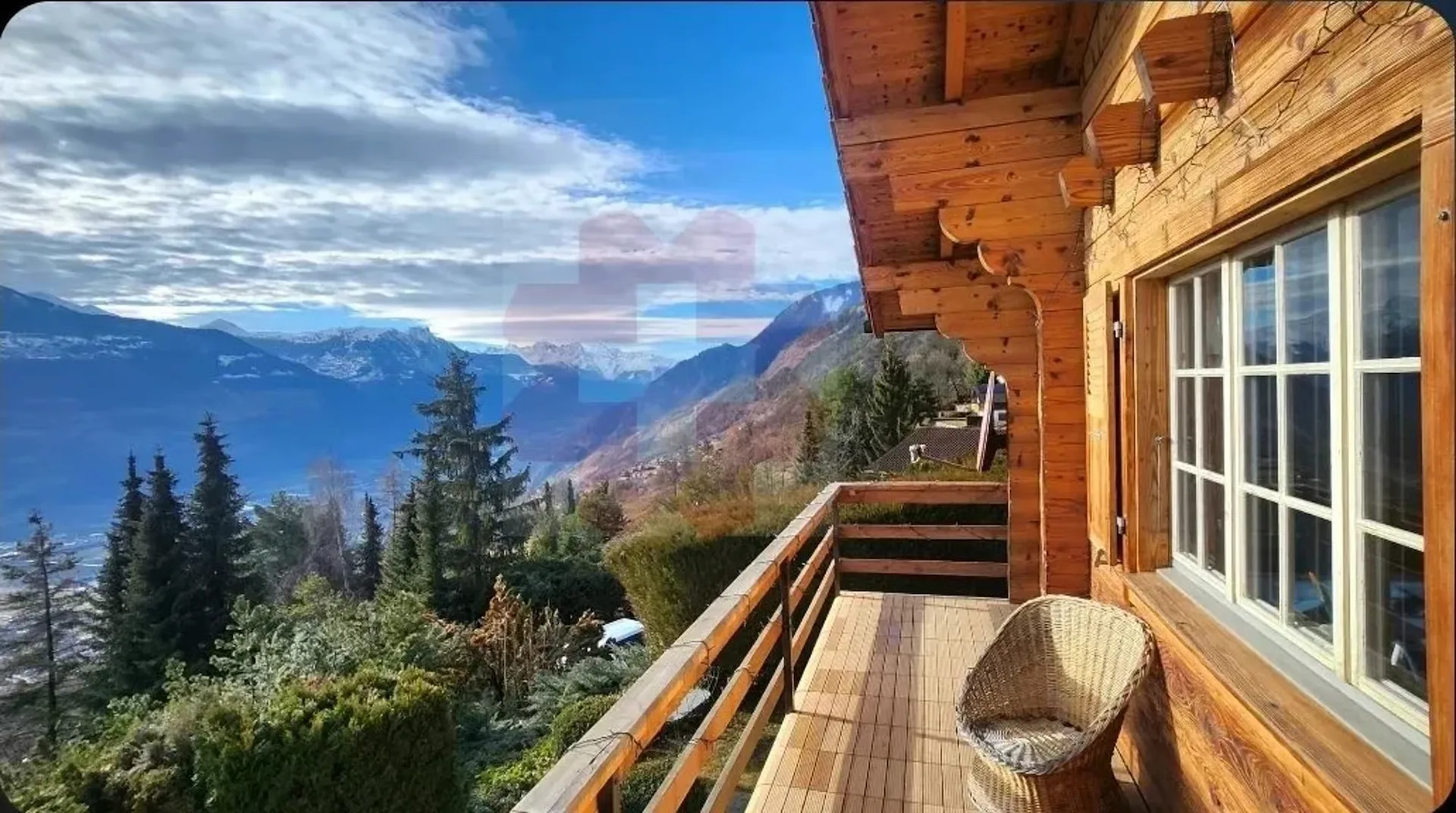 Magnifique chalet en madrier avec vue panoramique sur le Valais