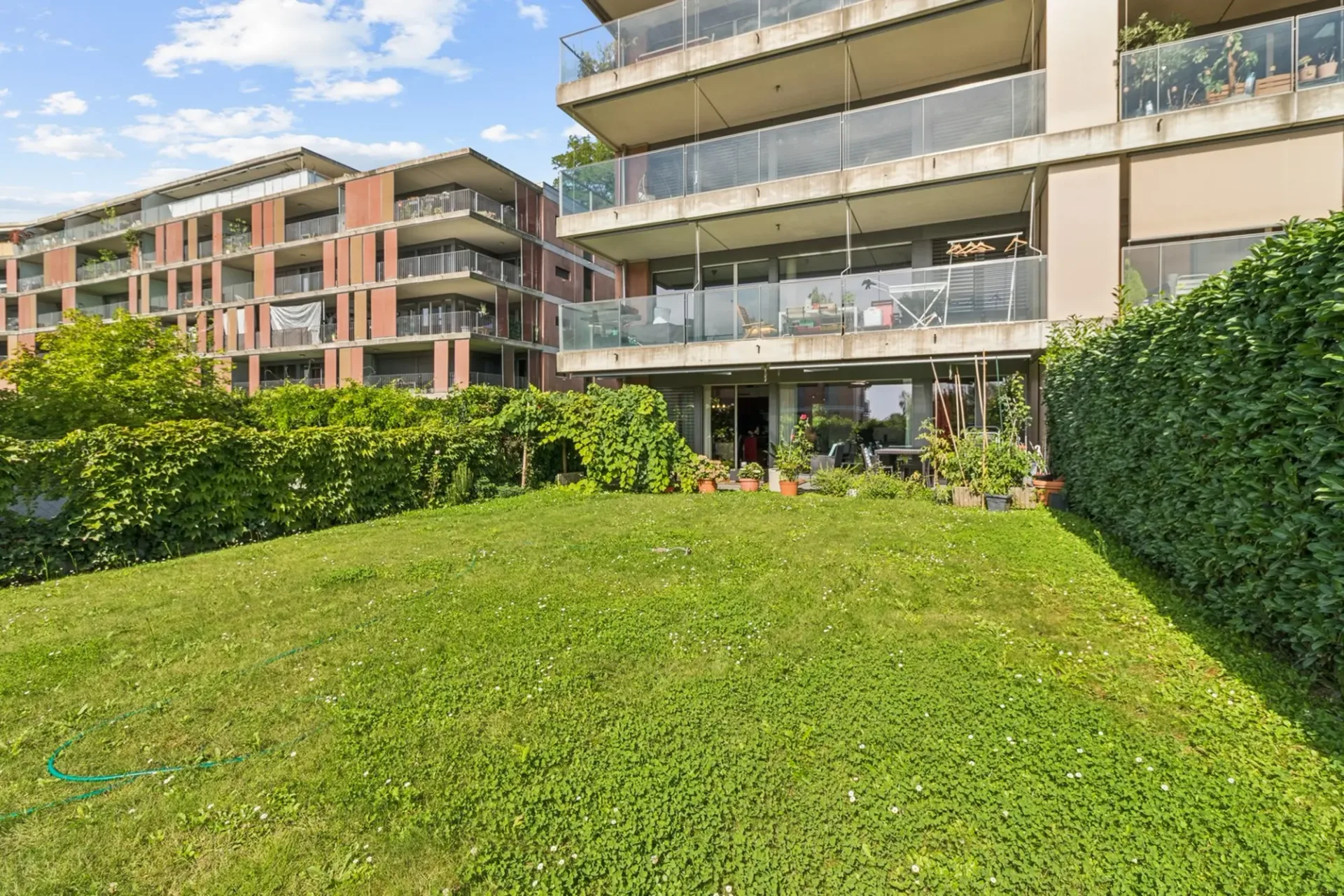 Helles 3.5-Zimmer-Wohnung mit 100 m² Garten.