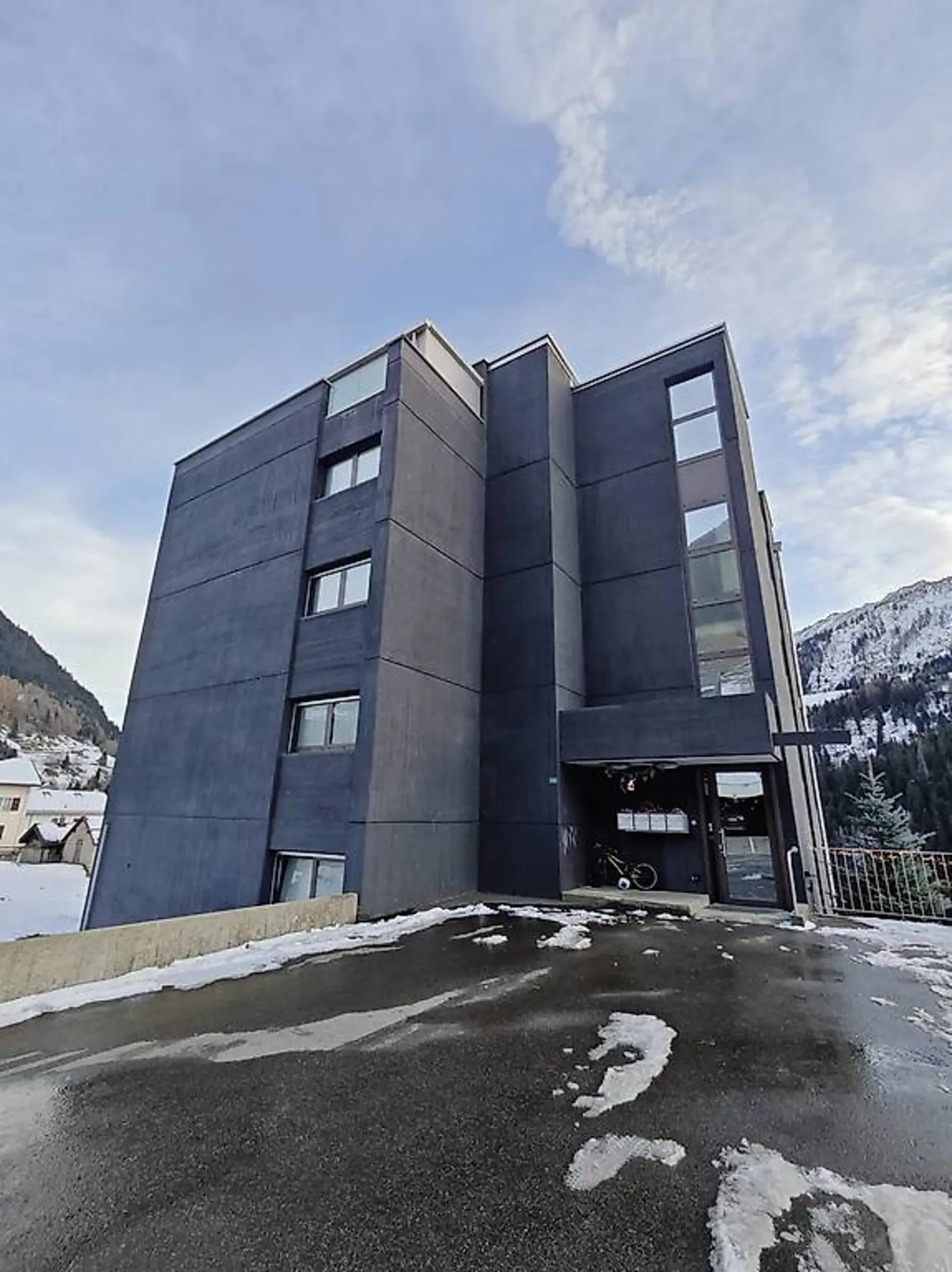 AIROLO-TAL - WOHNUNG IN RUHIGER UND SONNIGER LAGE