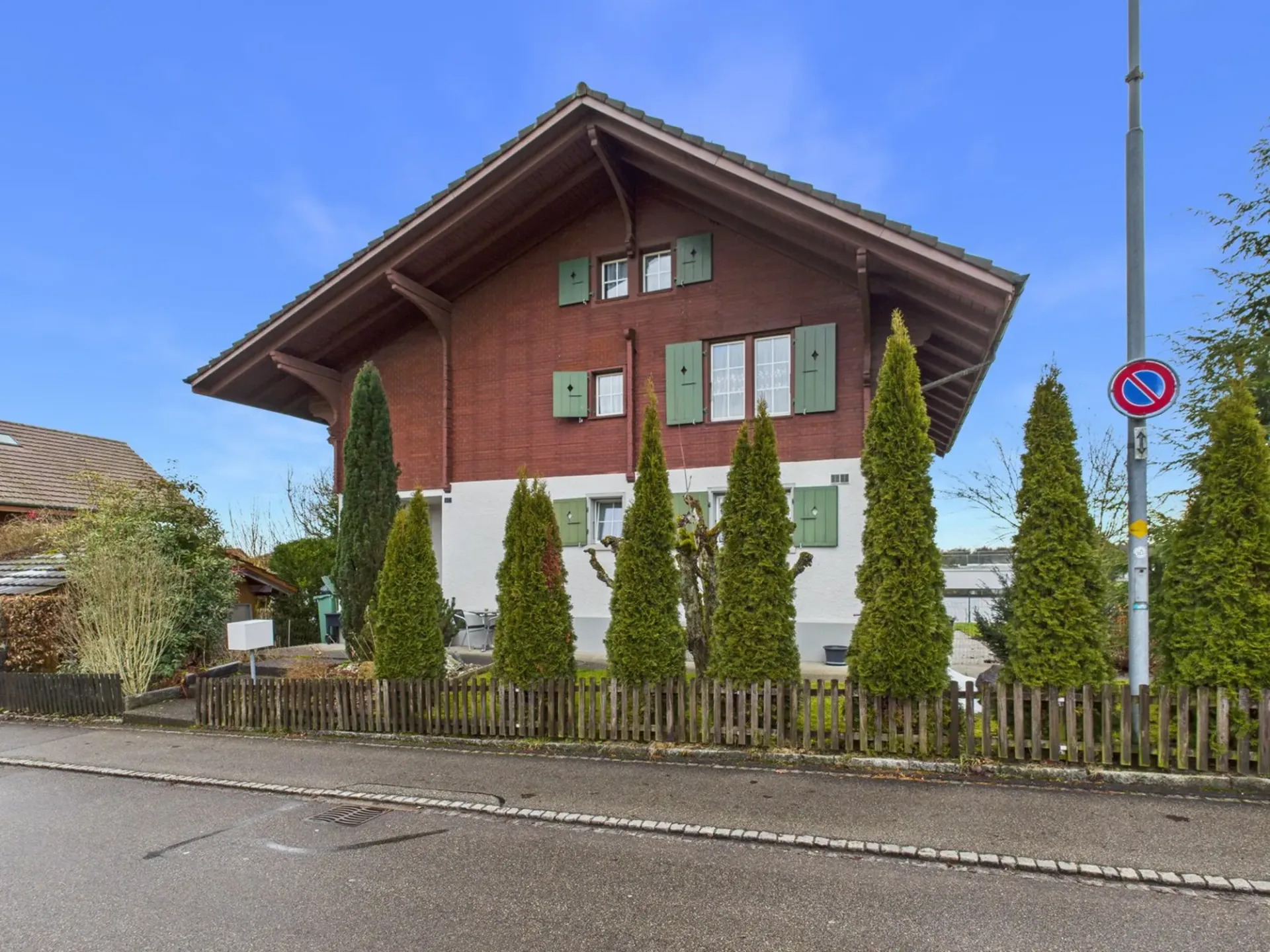 Sonniges Einfamilienhaus in ruhigem Quartier mit Waldnähe