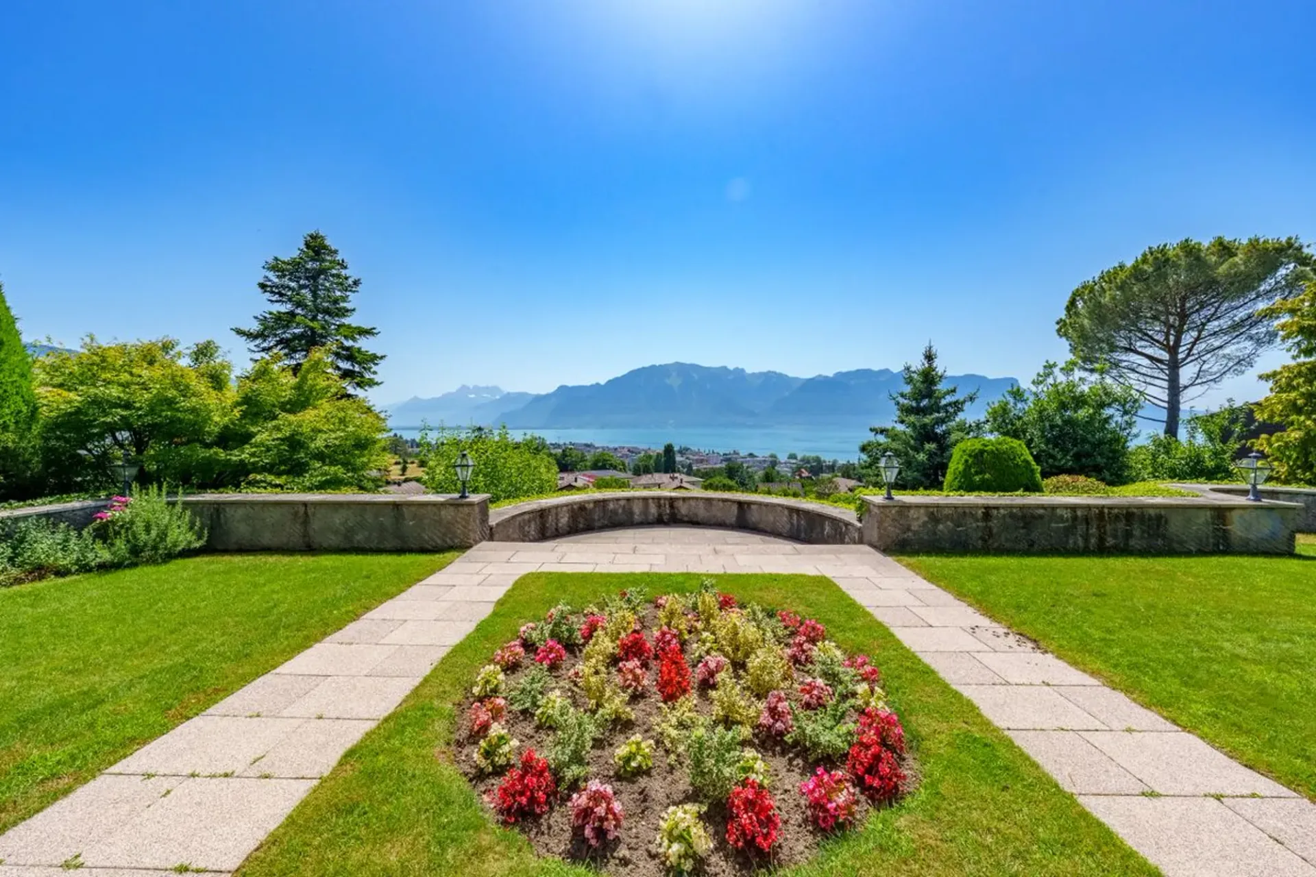 Außergewöhnliche Villa, atemberaubender Blick auf den See und die Alpen, ideale Lage!