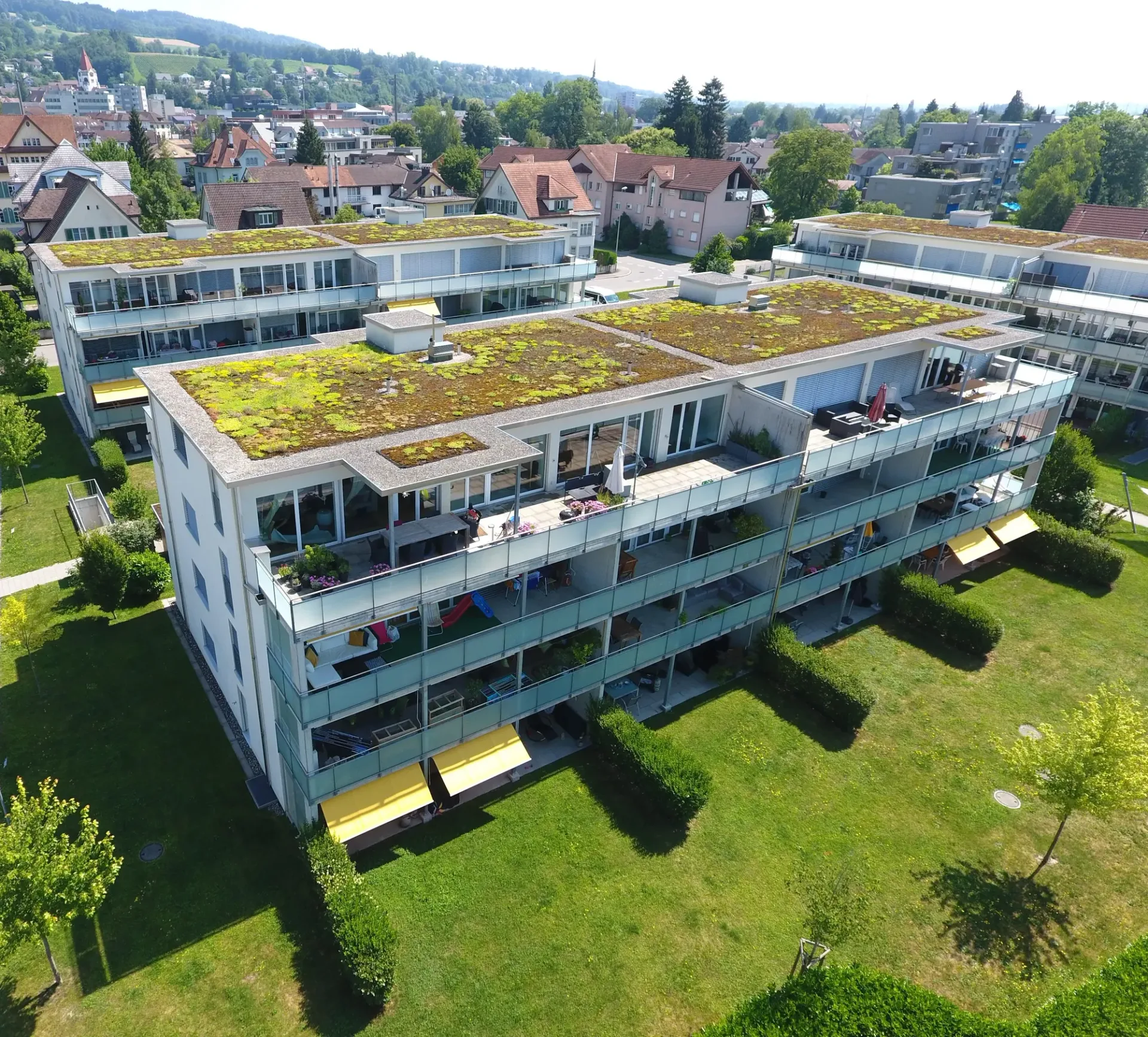 Moderne 3.5-Zimmer-Erdgeschosswohnung mit grosszügigem Sitzplatz