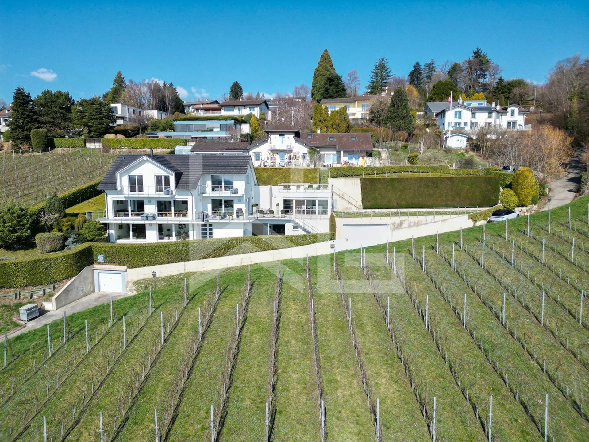 Villa contemporaine d'exception avec panorama spectaculaire sur le lac