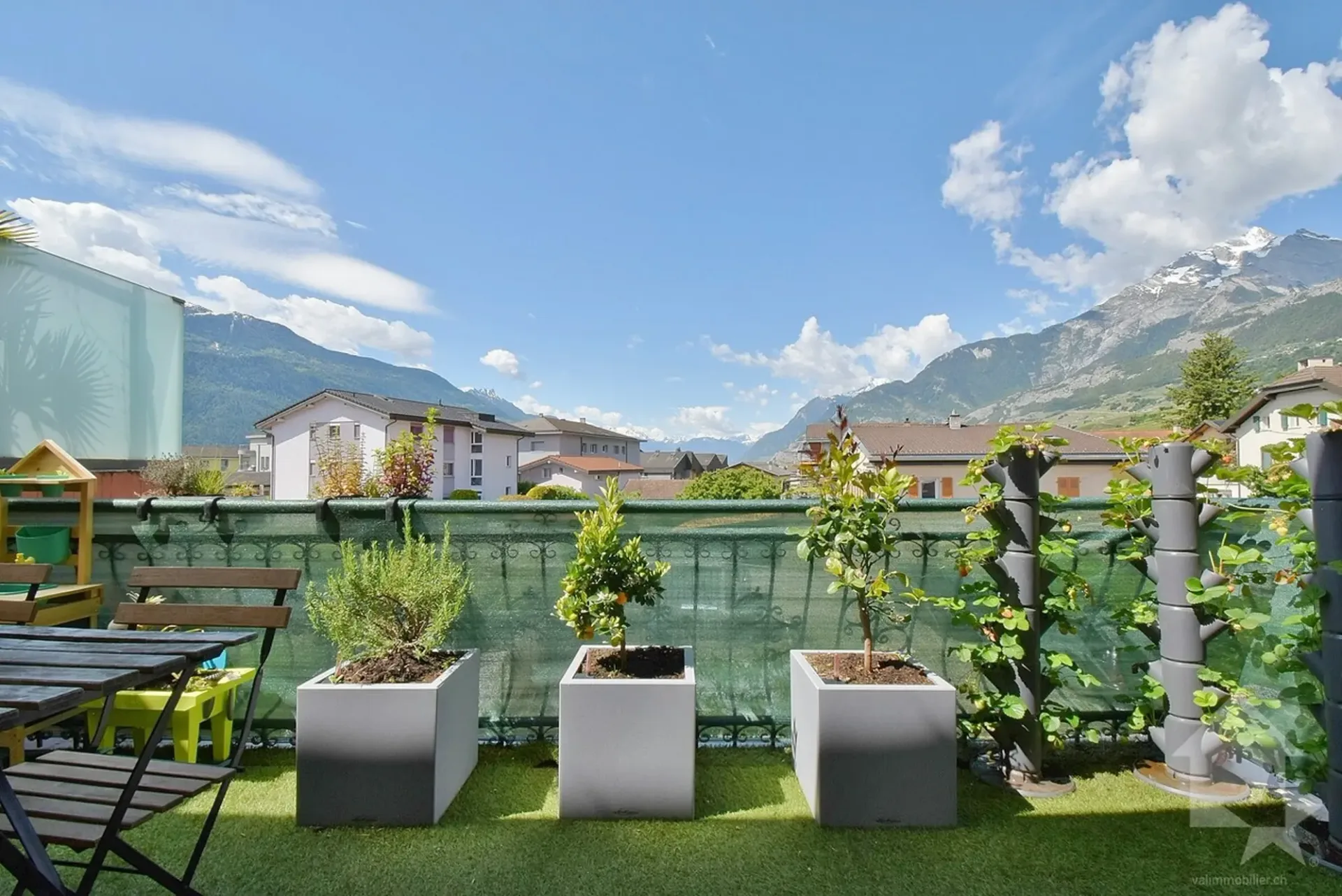 Appartement de 4.5 pcs très bien situé avec 3 places de parcs incluses !