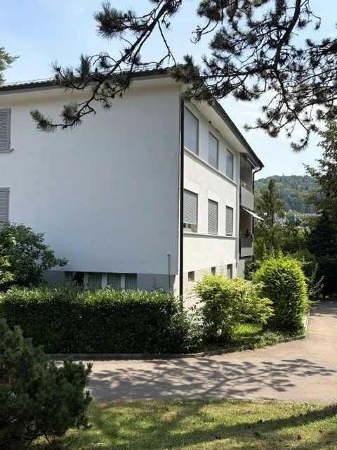 Nous louons un appartement de 4,5 pièces au 1er étage à partir du 01.12.2026