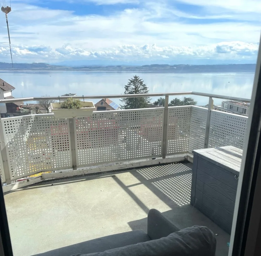 Schönes Apartment mit Blick auf den Neuenburgersee