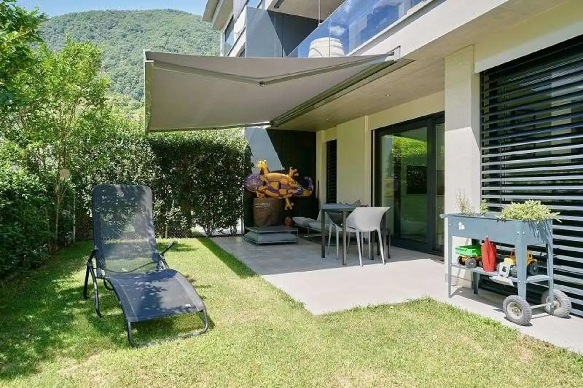 Modernes 4,5-Zimmer-Wohnung mit privatem Garten - Gordola