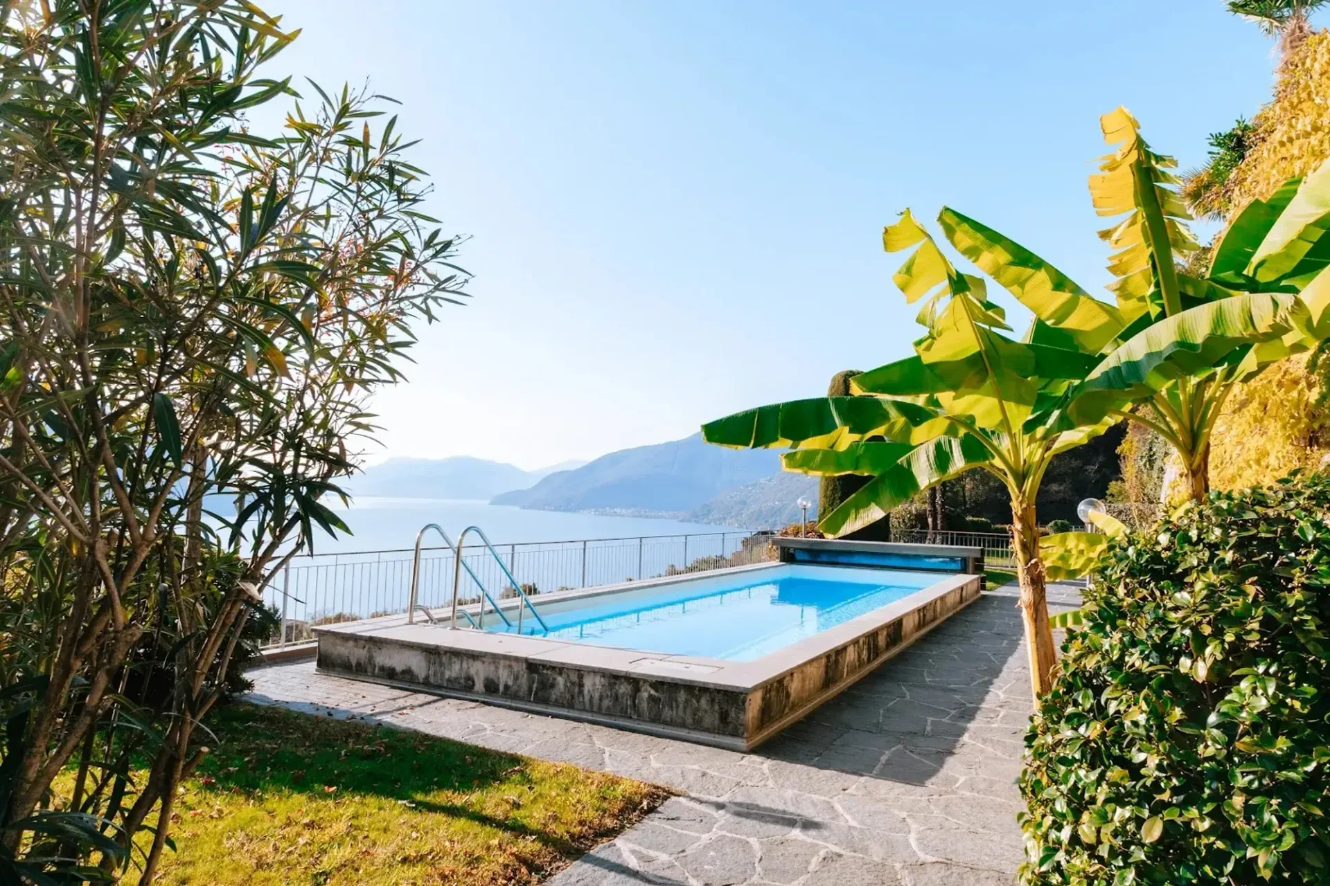 Spacious semi-detached house with 3.5 rooms and balcony, Brissago