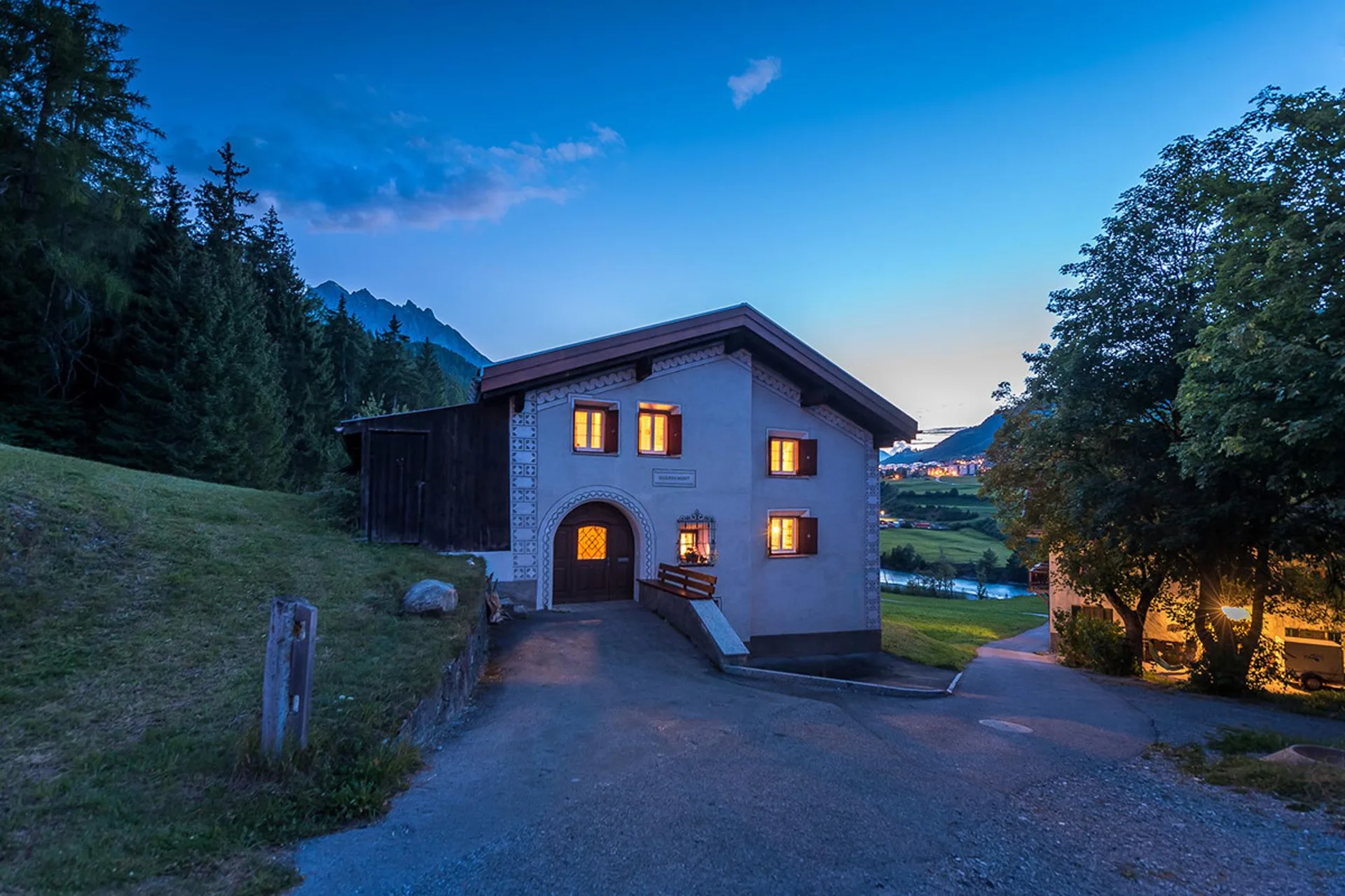 Maison engadine soignée avec grange à foin à Scuol