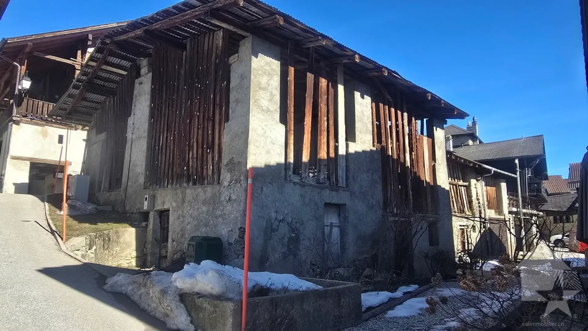 Grange à rénover avec projet de construction