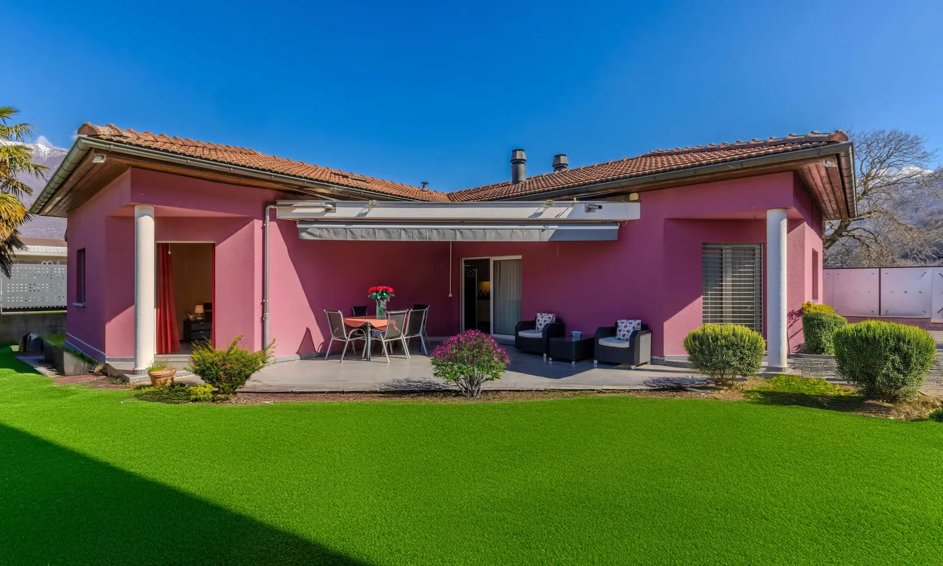 Villa mit 6,5 Zimmern und ebenerdigem Garten in Contone