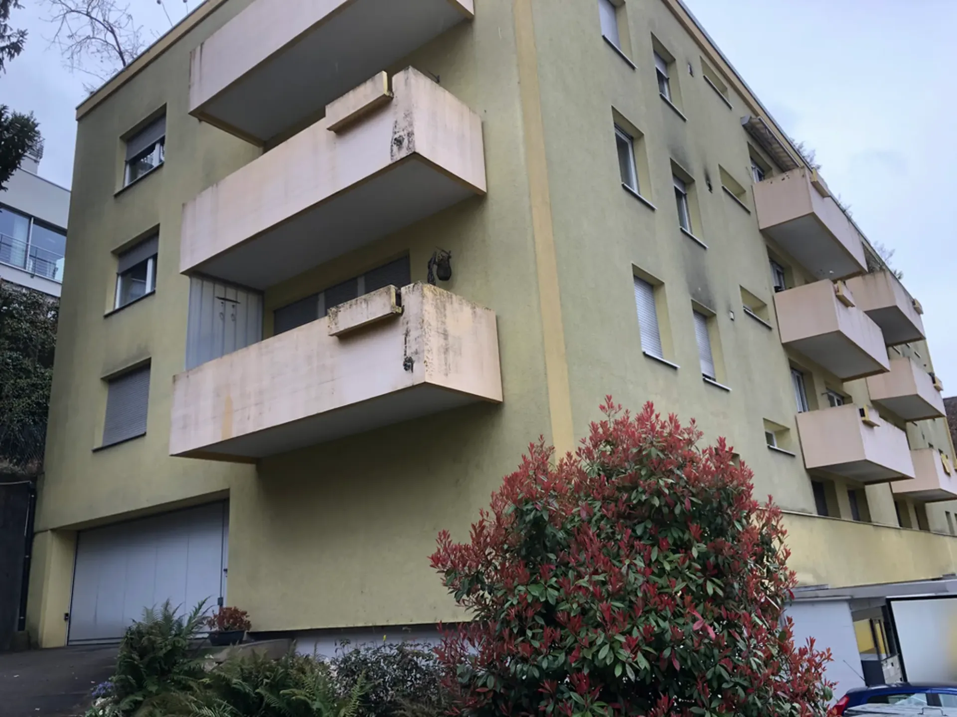 Posto auto a Binningen cercato?
