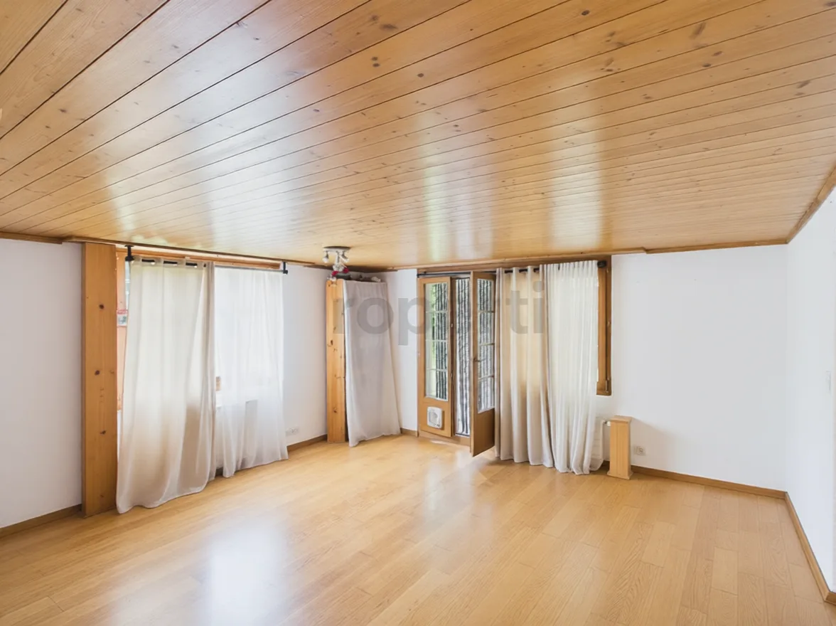 Deux unités d'habitation séparées, grande propriété forestière et bâtiment annexe polyvalent !