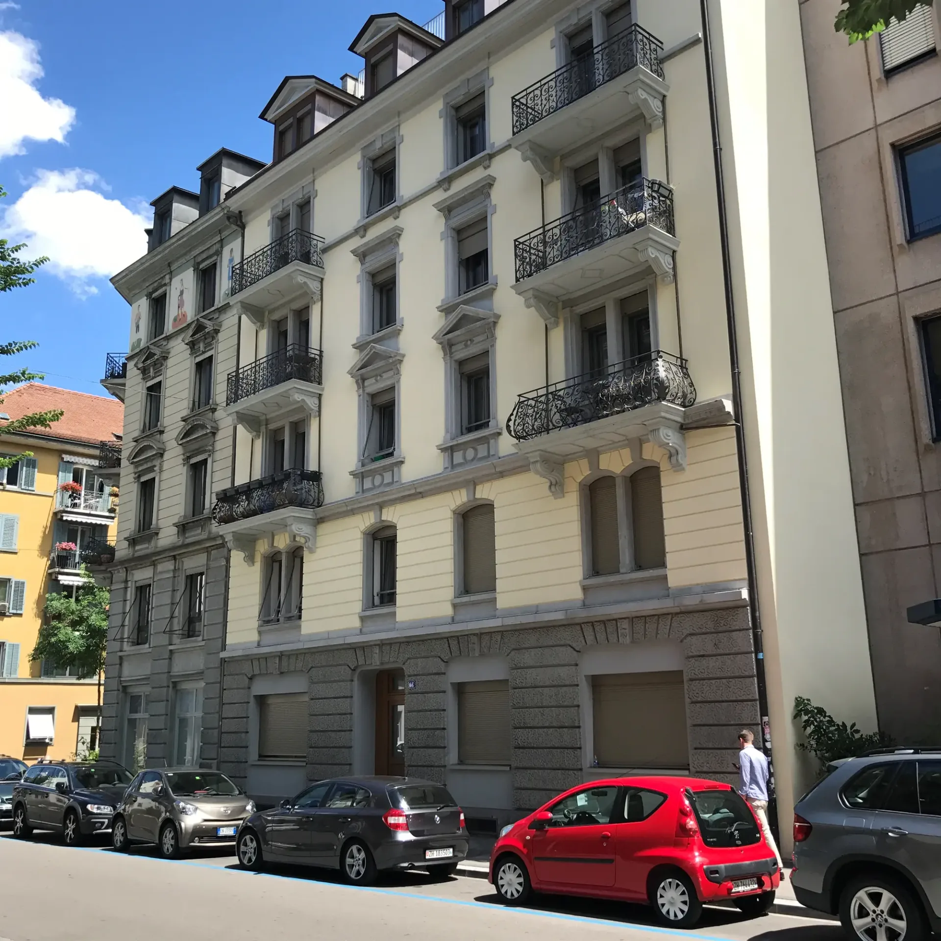 Abstellplatz im Kreis 4 zu Vermieten!