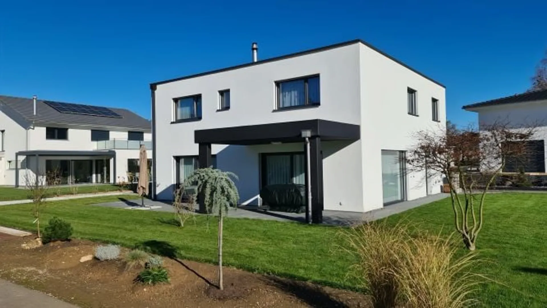 Prächtige neue Villa von sehr gutem Standard, ideal sehr gut gelegen, 6,5 Zimmer