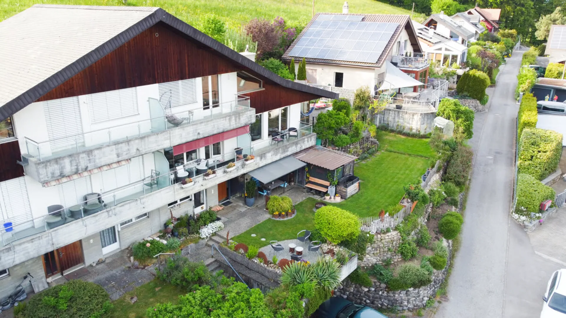 Zweifamilienhaus mit atemberaubender Alpenaussicht und Renditepotenzia